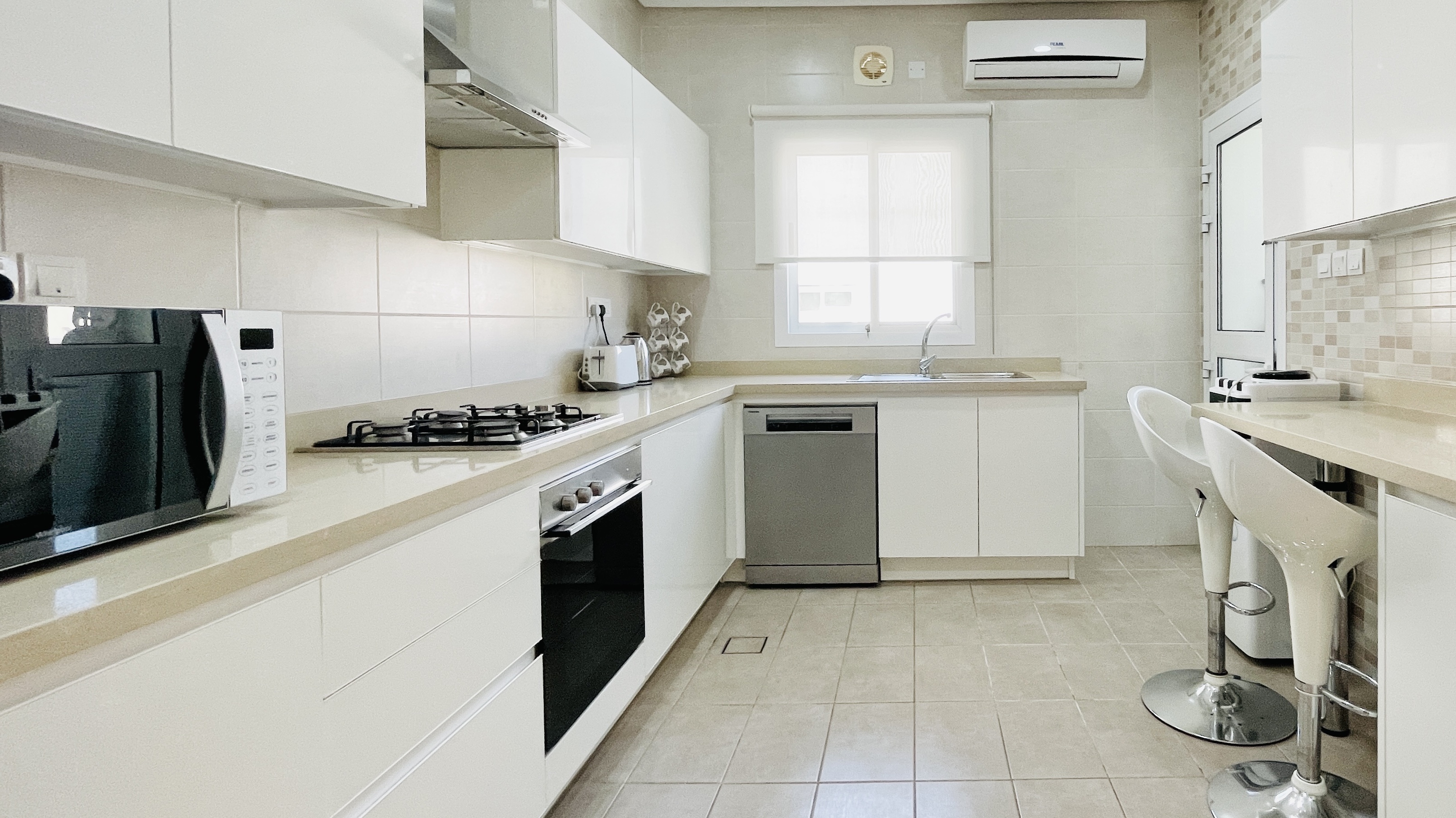 NAVY APPROVED | HOUSEKEEPING | BALCONY | MODERN