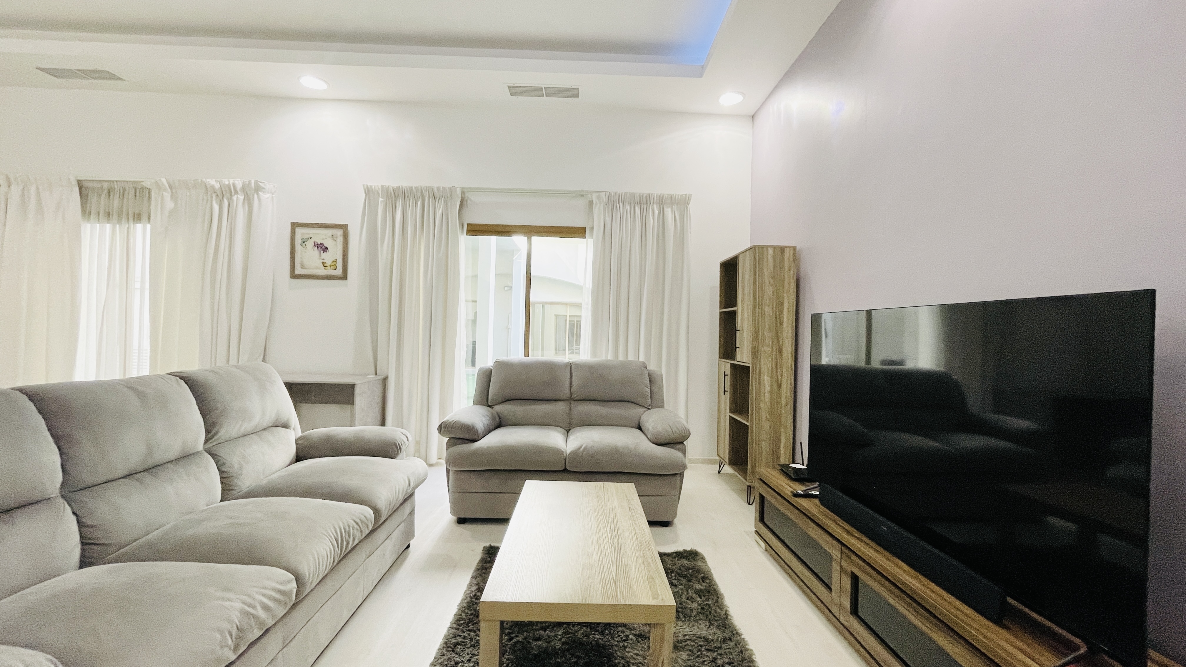 THREE-STOREY BUILDING | HOUSEKEEPING | SPACIOUS ROOM