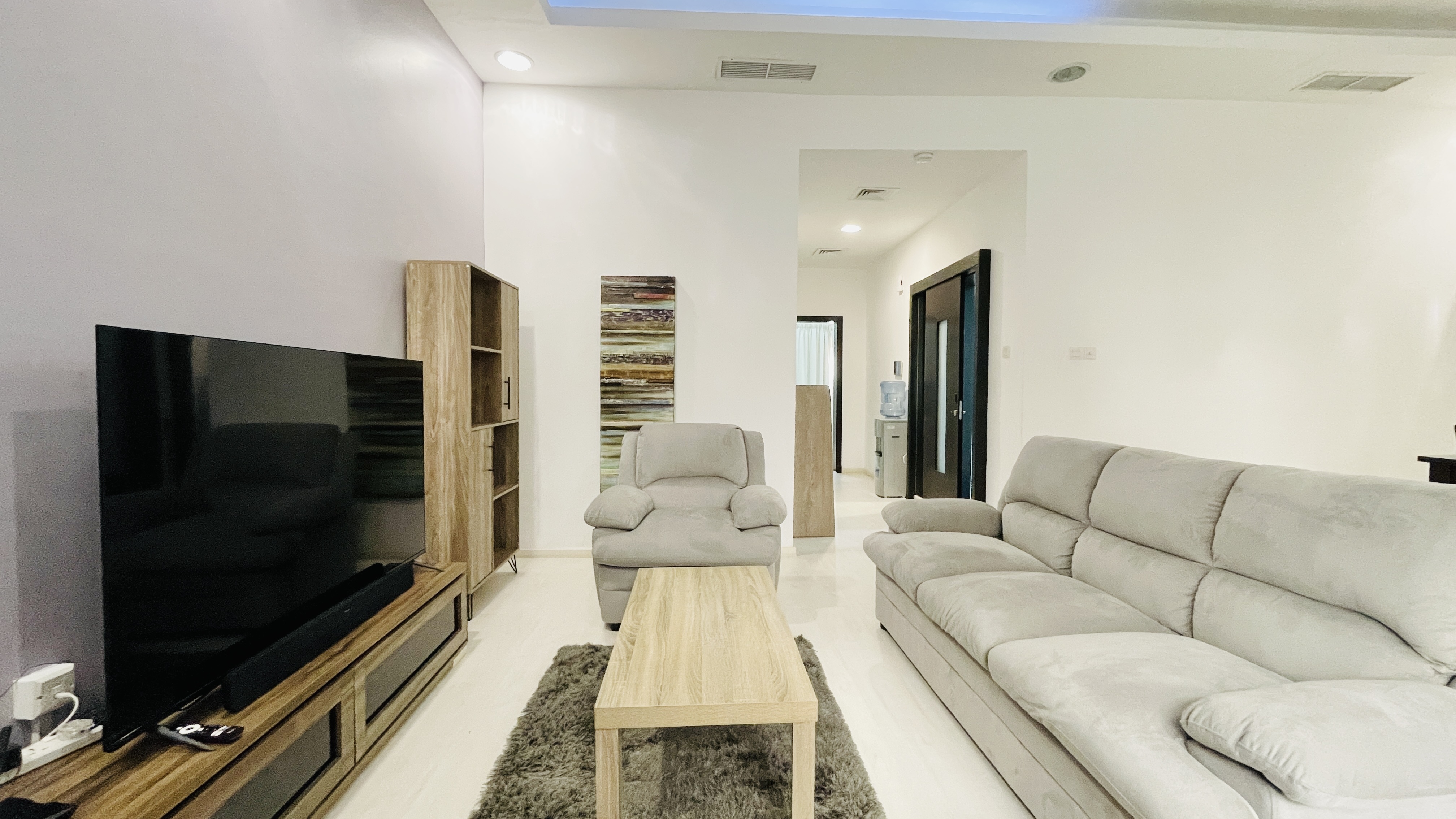 THREE-STOREY BUILDING | HOUSEKEEPING | SPACIOUS ROOM