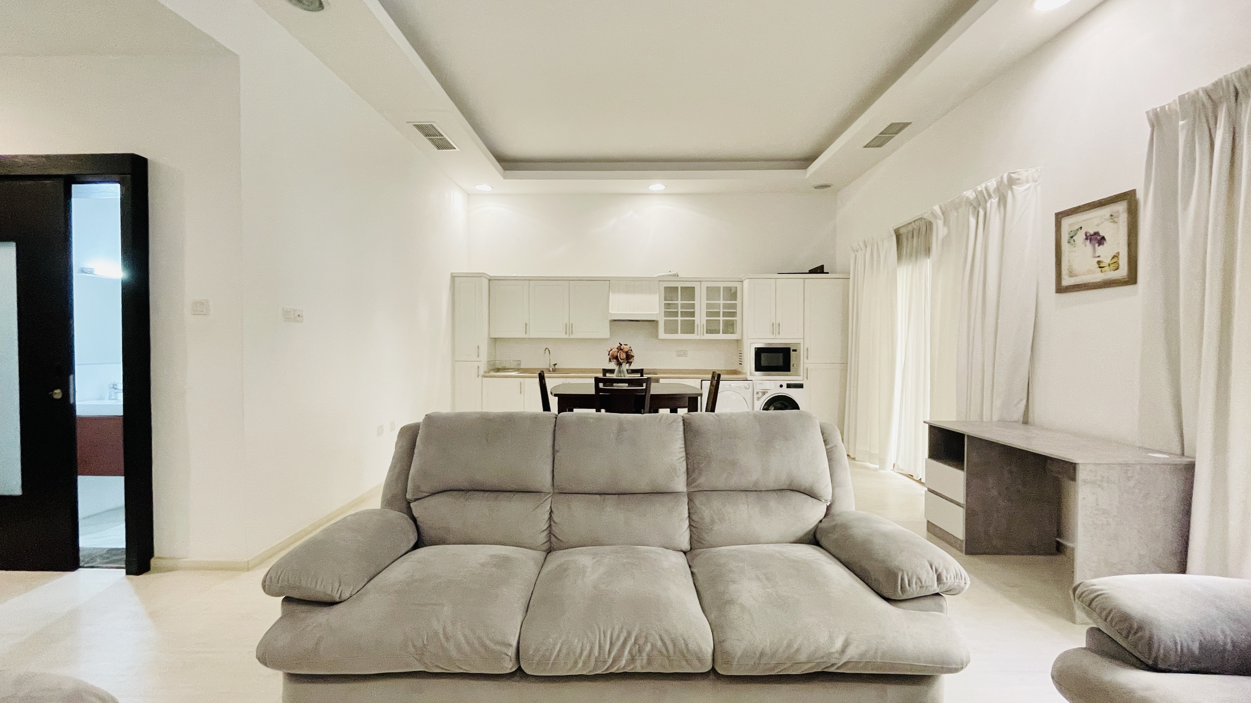 THREE-STOREY BUILDING | HOUSEKEEPING | SPACIOUS ROOM