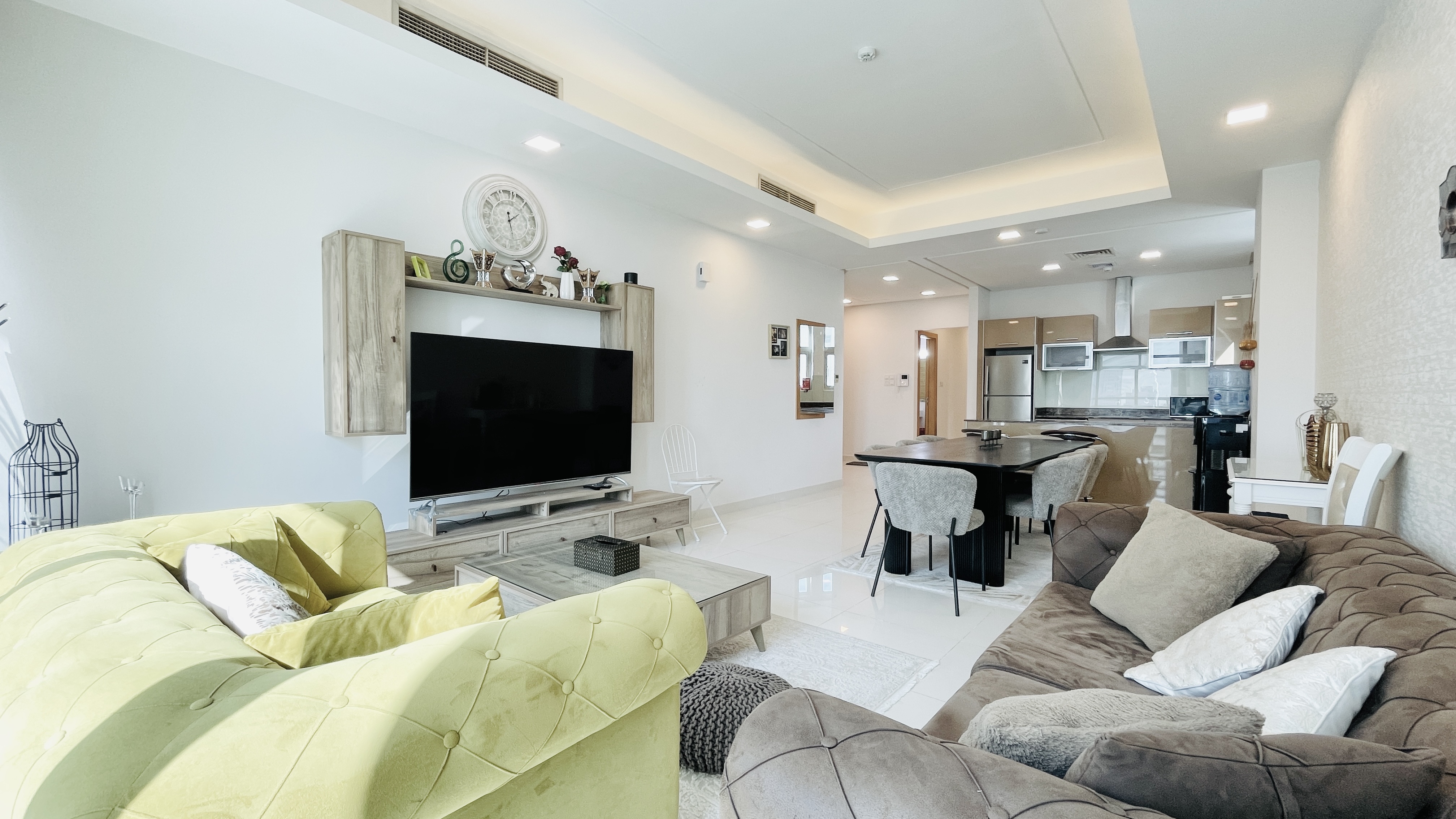 MODERN | SPACIOUS ROOMS | BALCONY | CITY VIEW