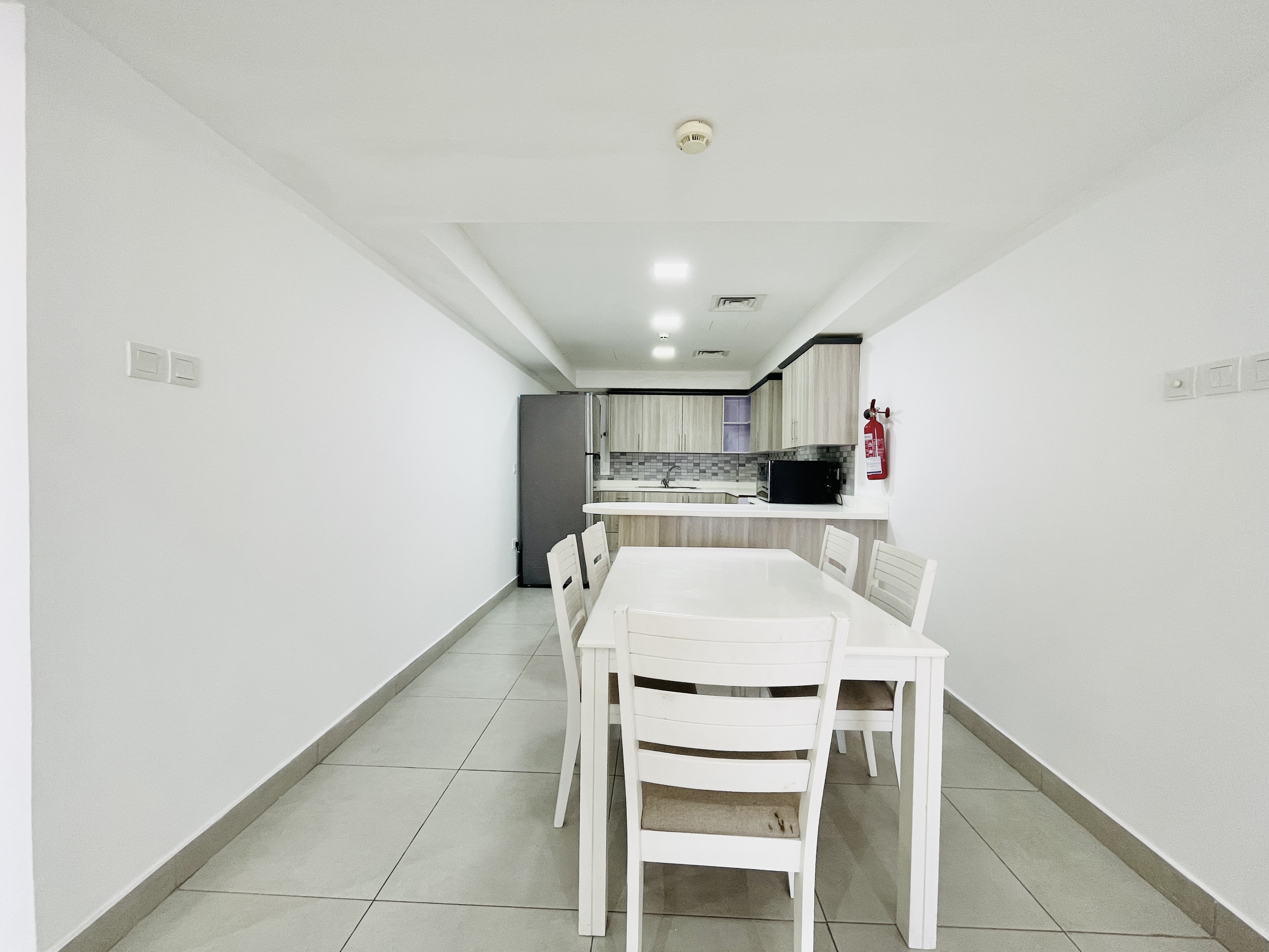 BRIGHT LIGHTS | SPACIOUS ROOMS | BALCONY | CITY VIEW
