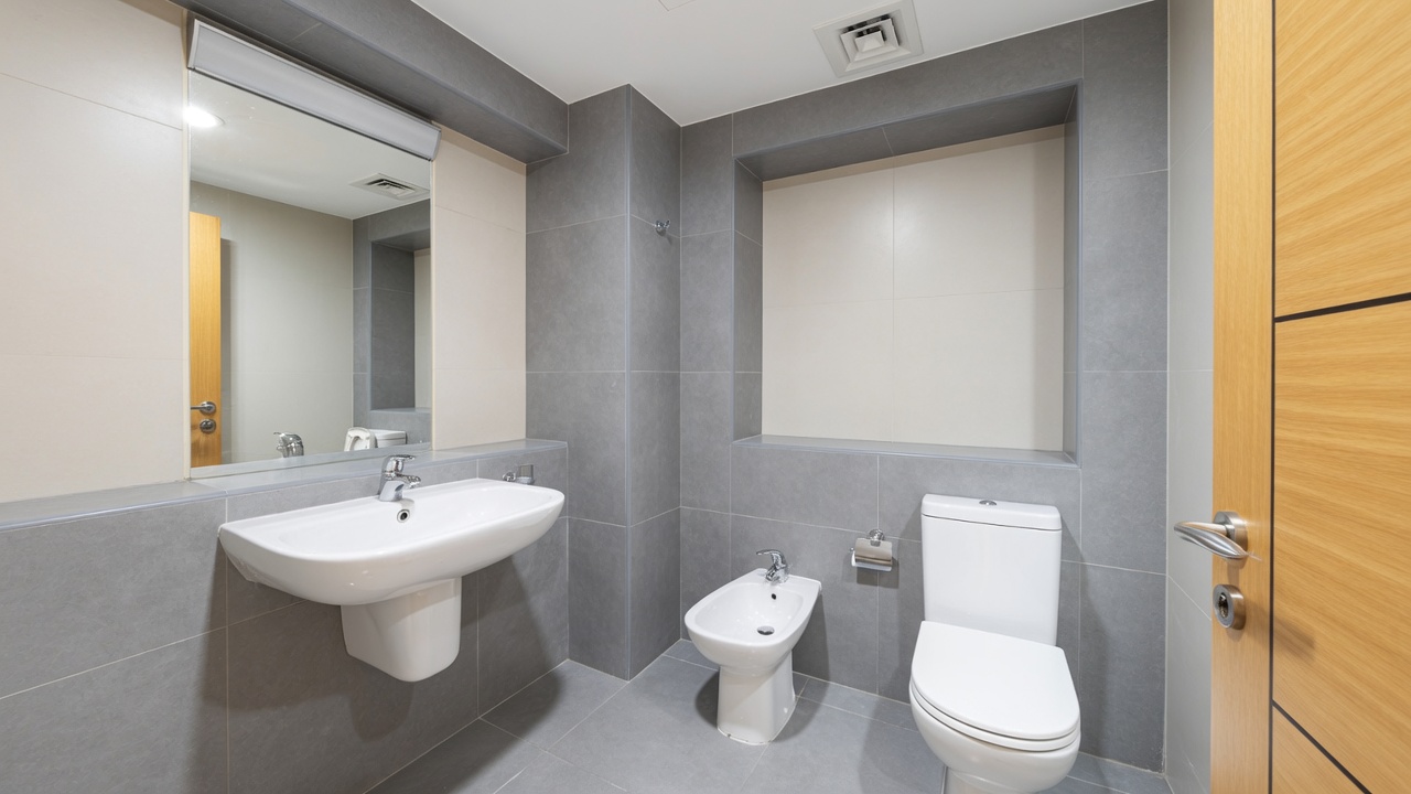 Fully Furnished 1BR Apartment | Pool View Balcony 