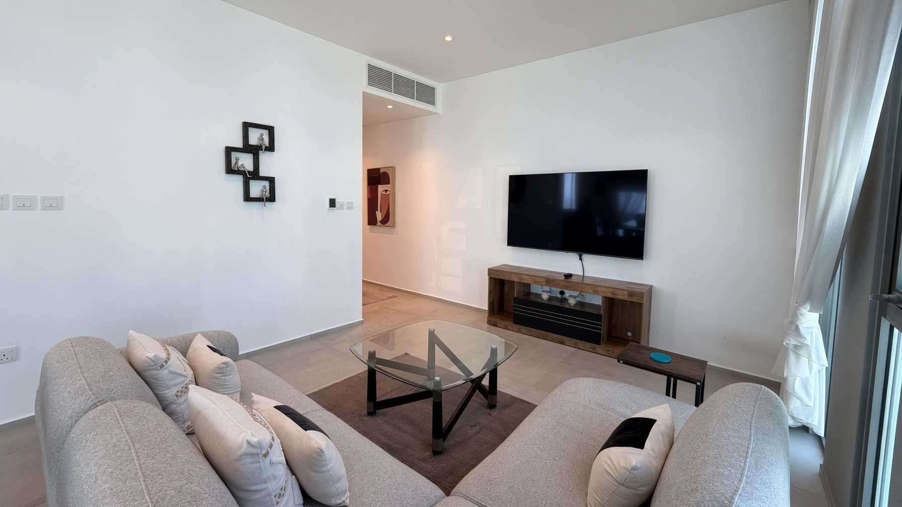 Modern | Luxury | Prime Location 