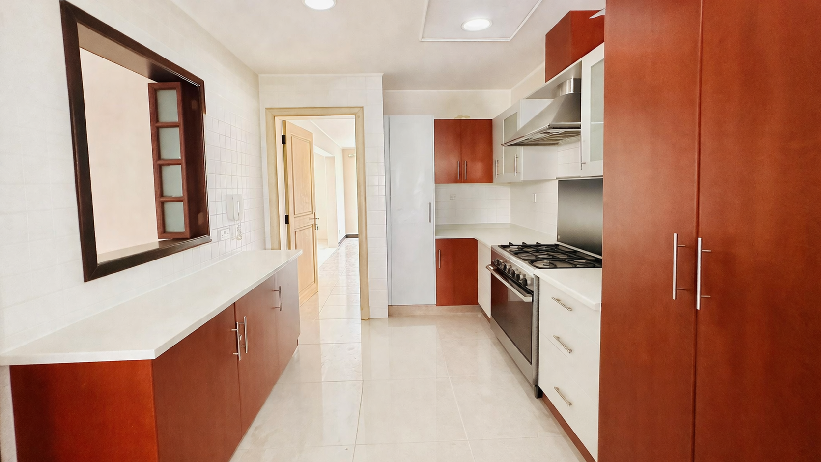 Five Bedroom Villa with Large Garden