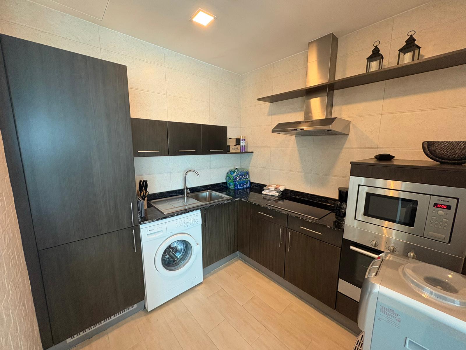 Fully Furnished Luxury 1 Bedroom Apartment