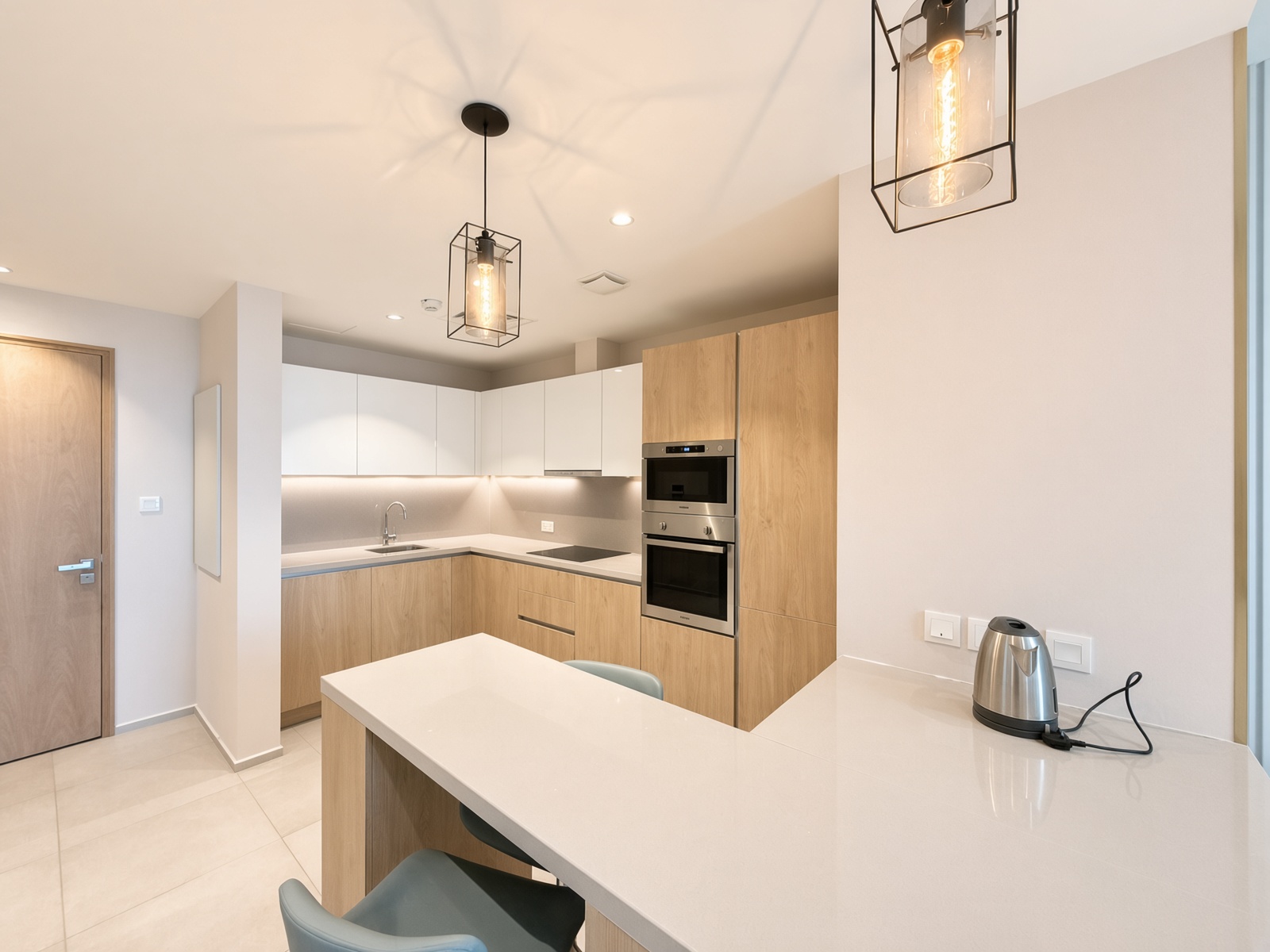 Modern | Luxury | Prime Location 