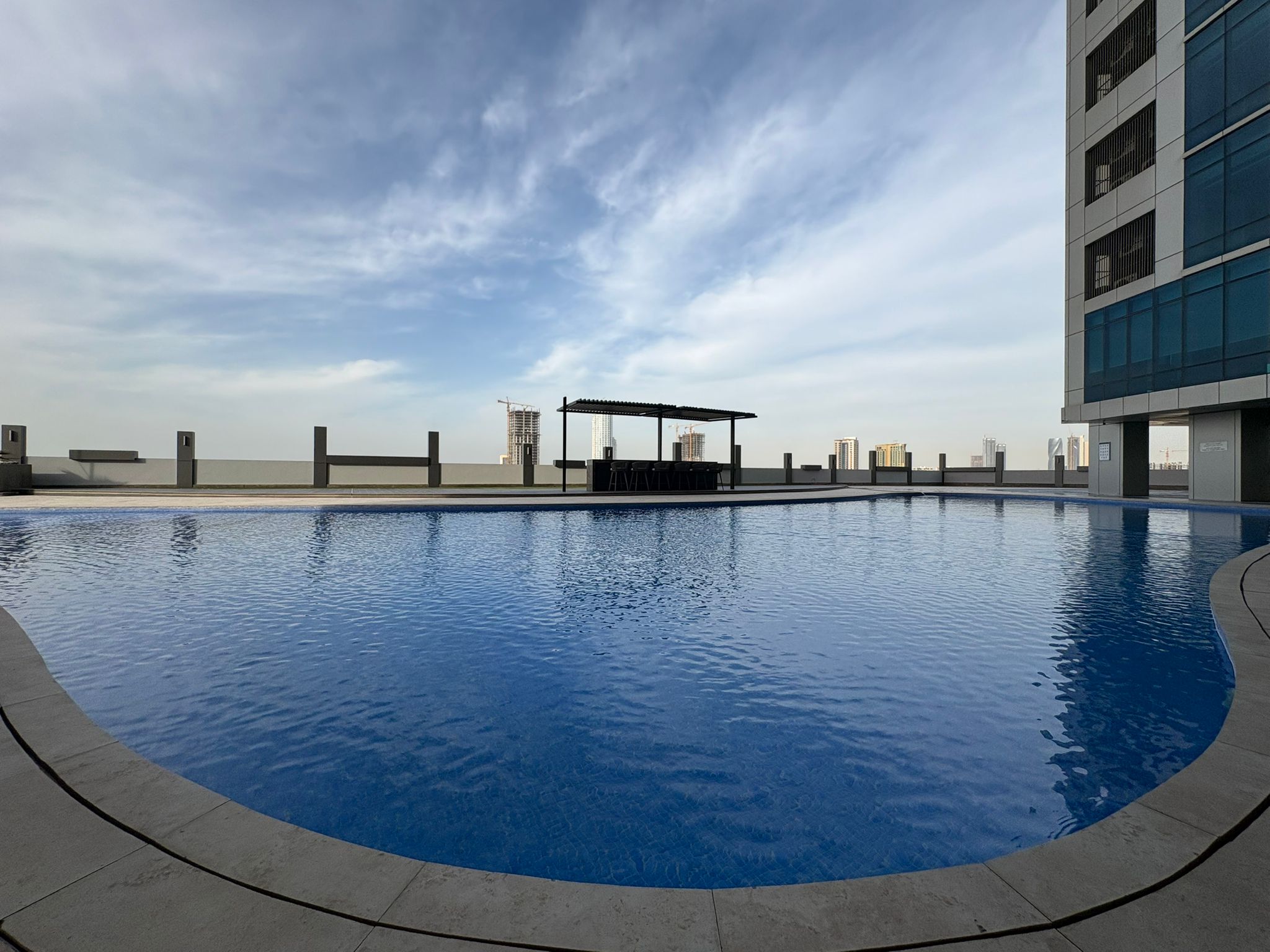 Fully Furnished Luxury 1 Bedroom Apartment