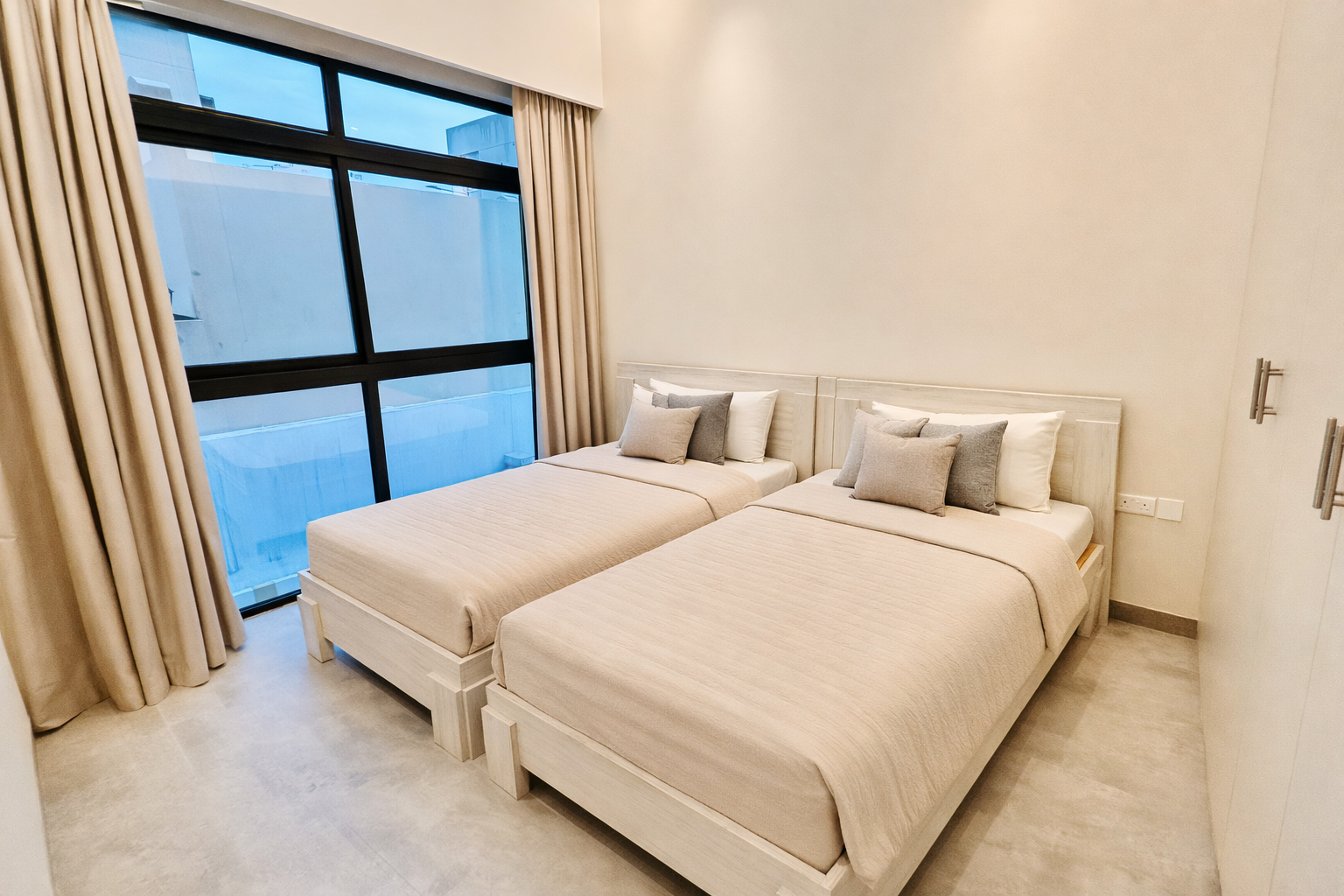 Spacious 2 Bedroom Apartment | Balcony | Pool & Gym
