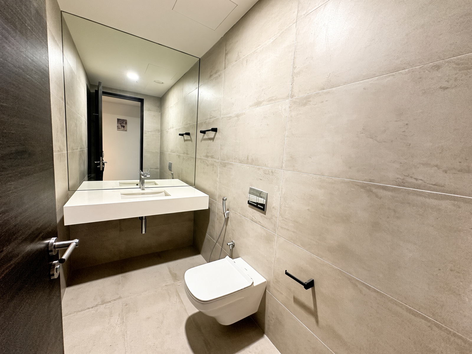 Elegant | Prime Location |  Sea View.