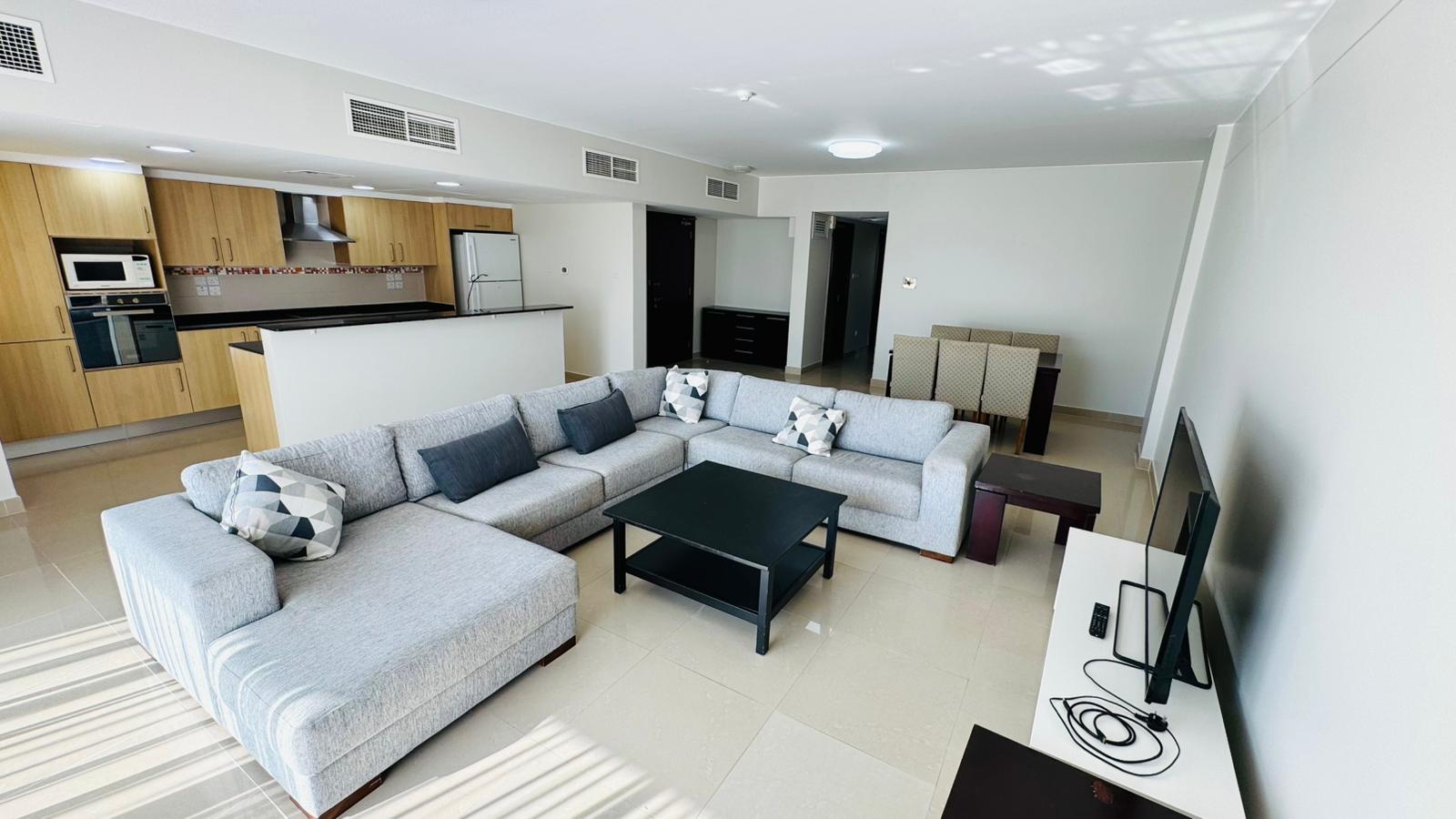 Spacious 2 BR with Terrace and beach Access