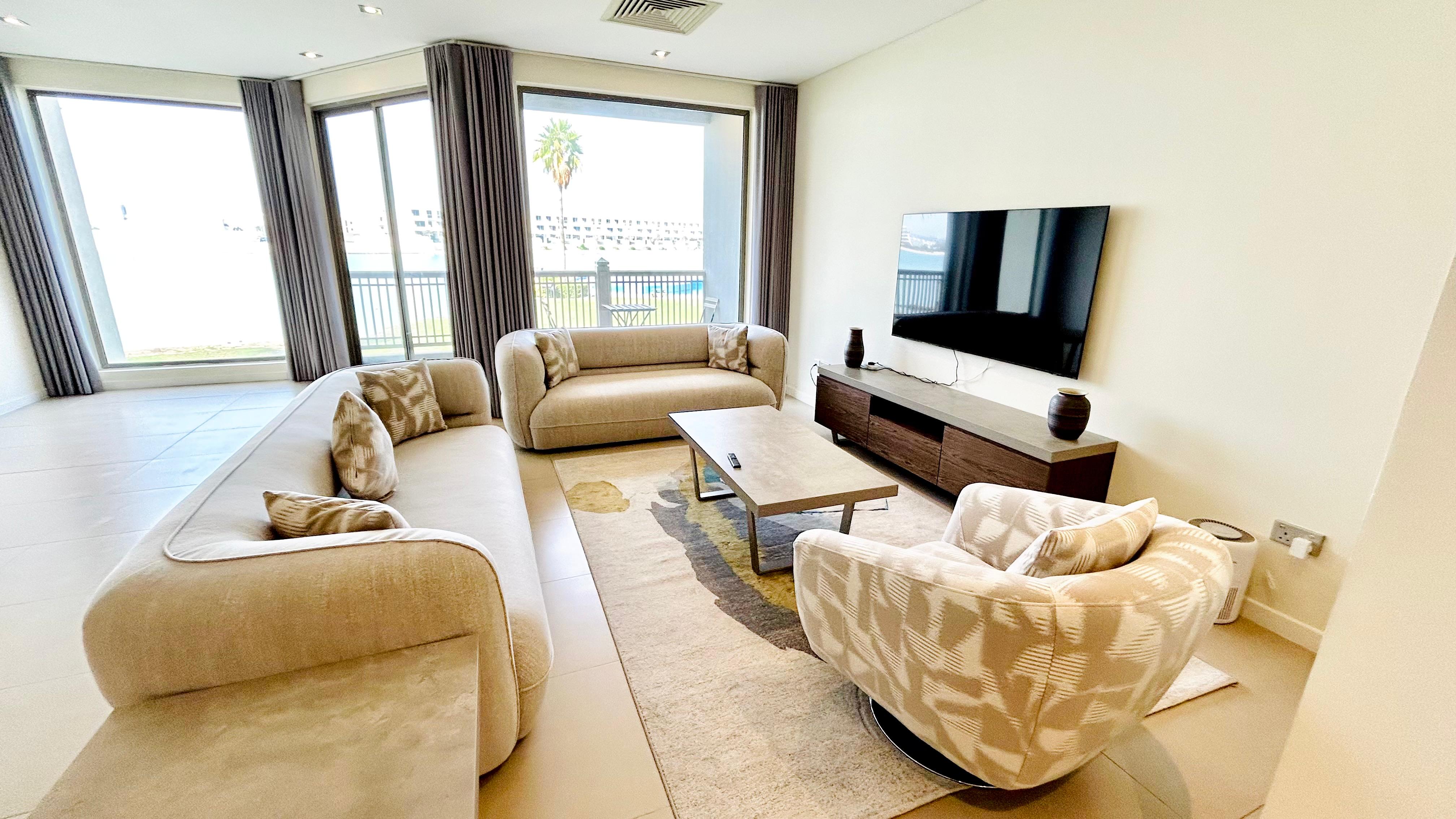 Luxury 4 BR Villa in Amwaj with Beach Access 