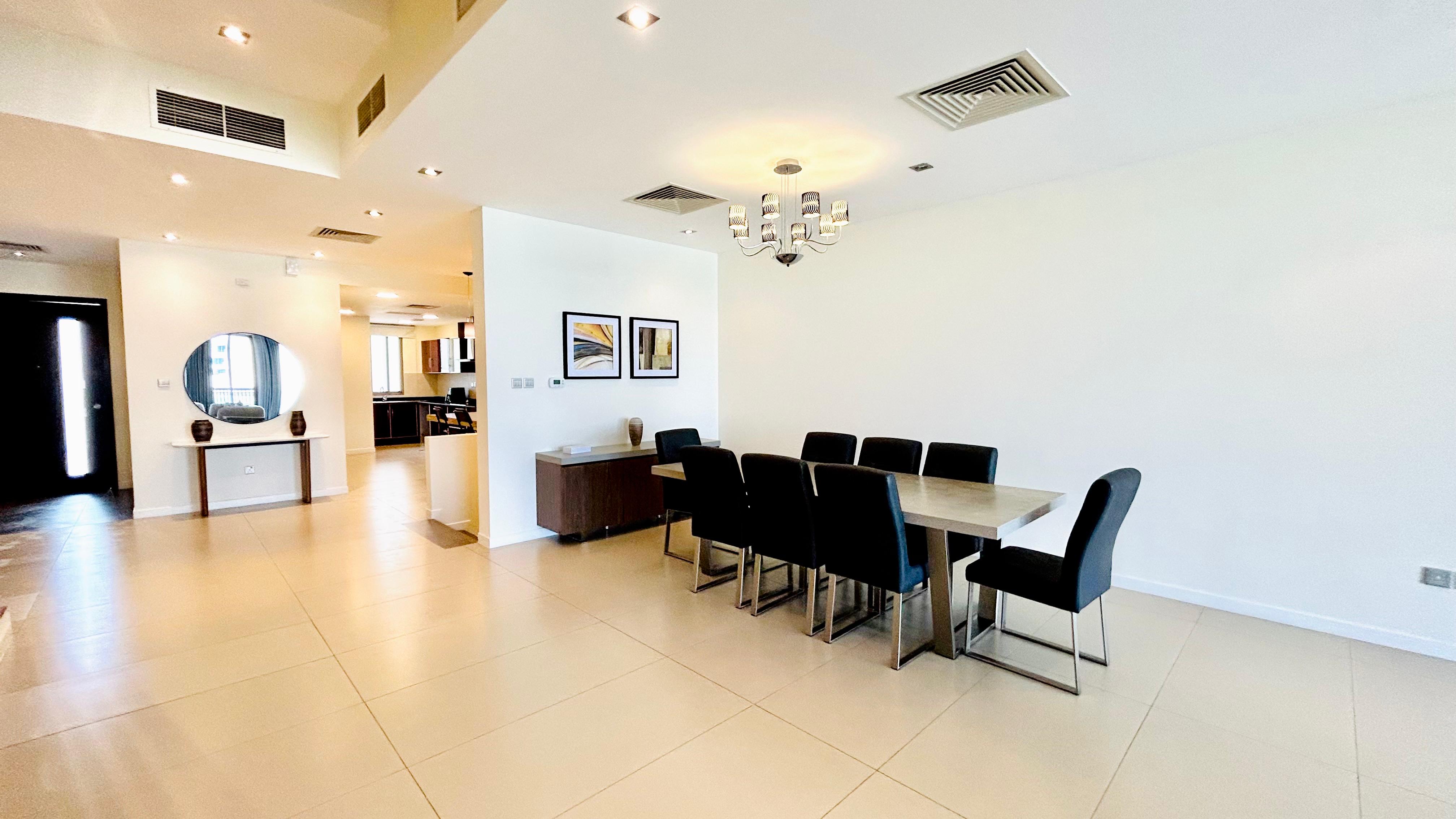 Luxury 4 BR Villa in Amwaj with Beach Access 