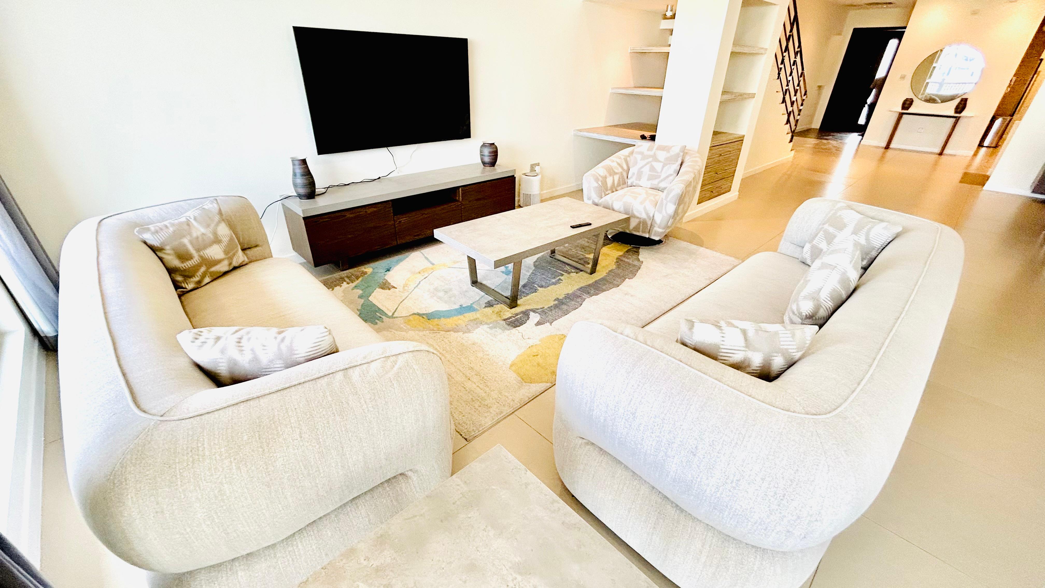 Luxury 4 BR Villa in Amwaj with Beach Access 