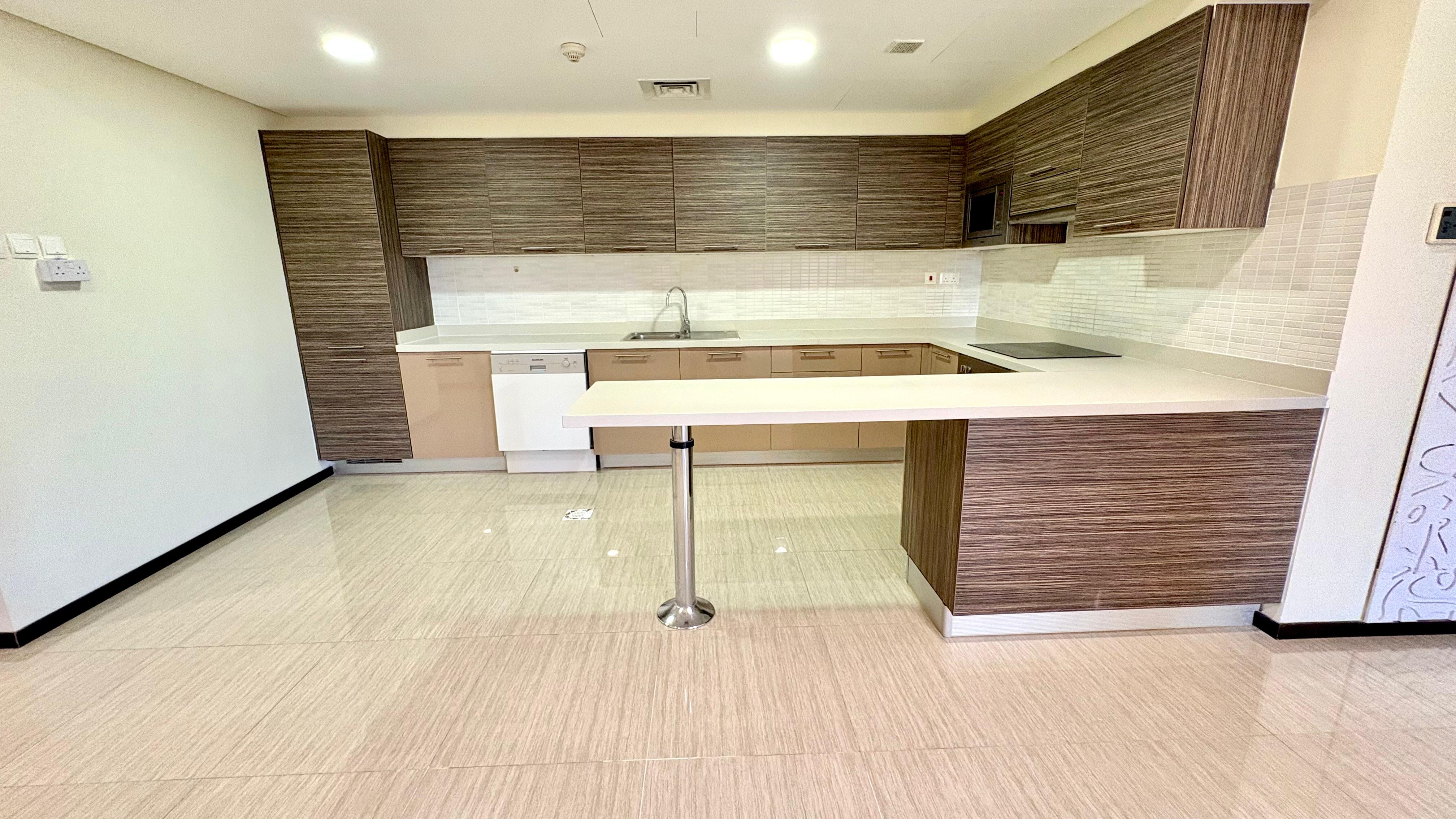 Spacious 1 BR with sea view terrace 