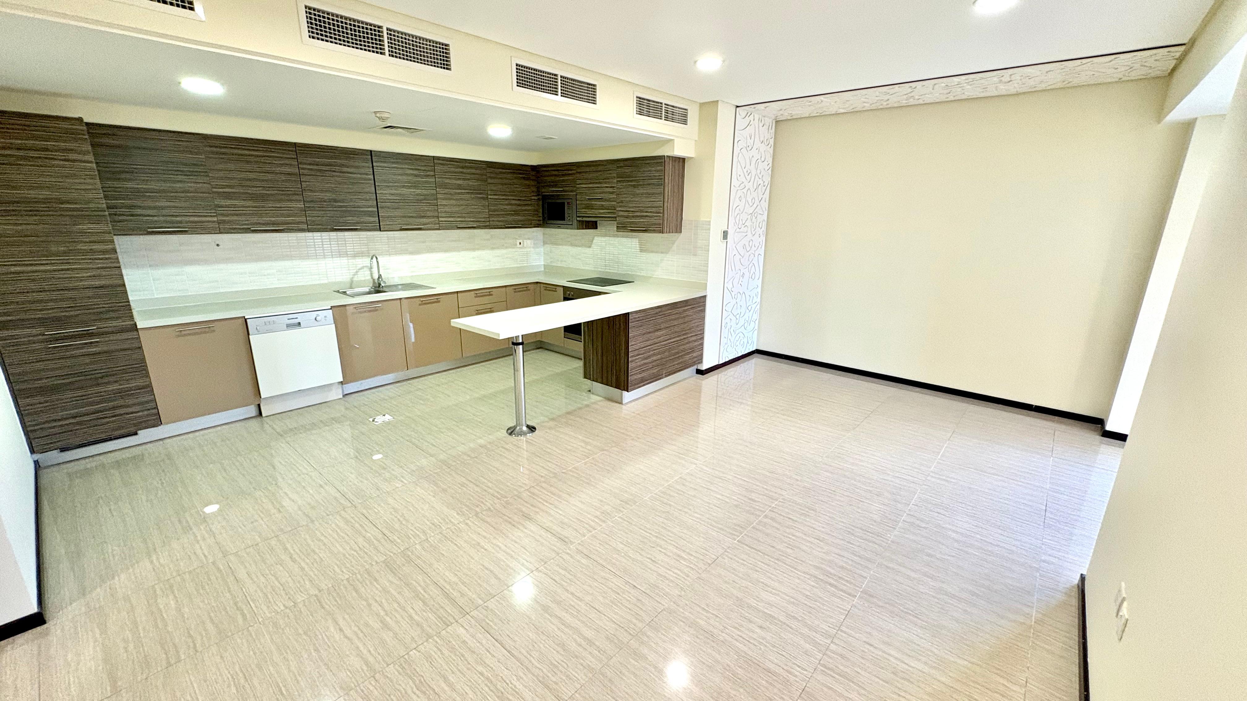 Spacious 1 BR with sea view terrace 