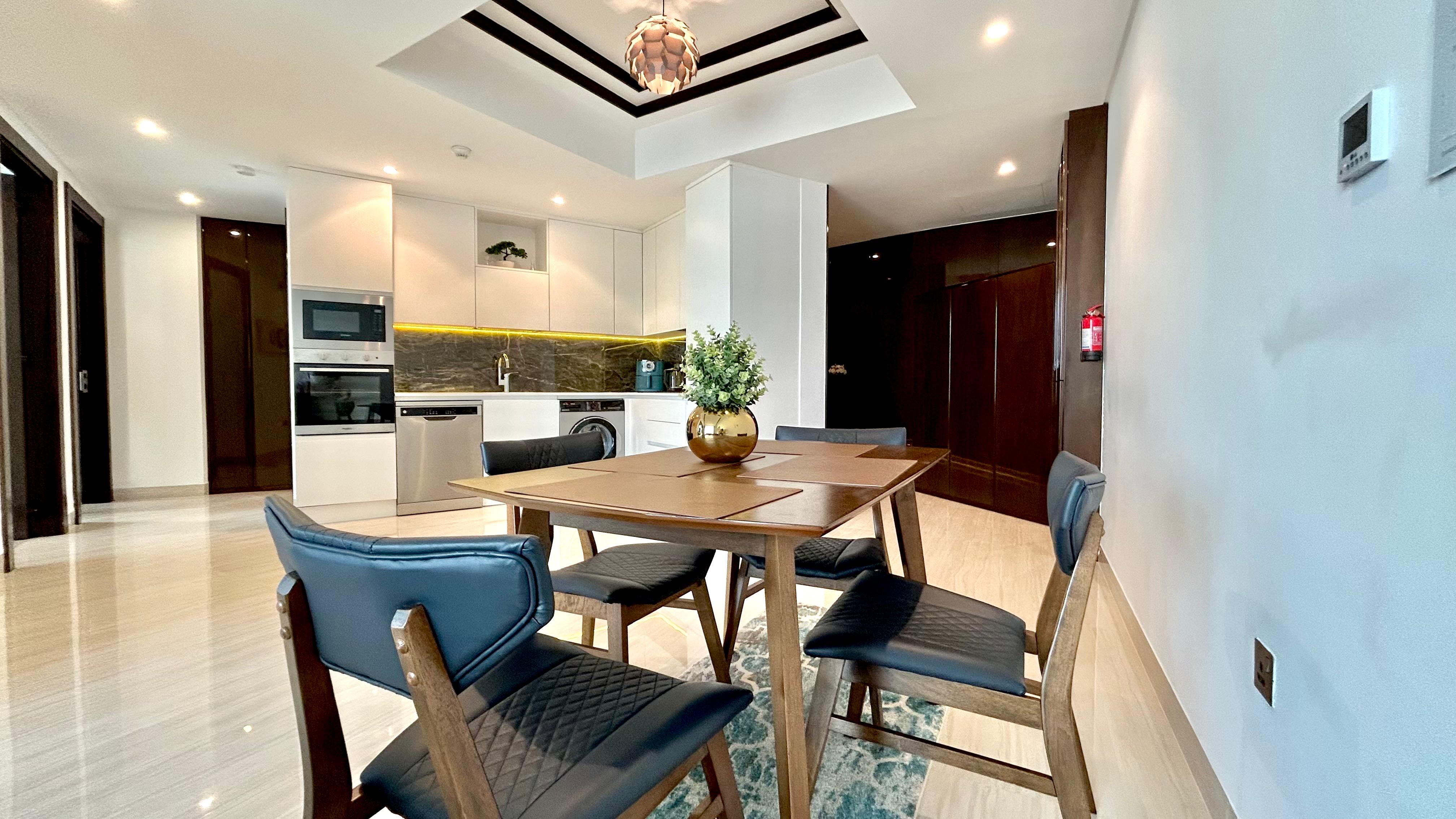 2 BR apartment with balcony and sea view
