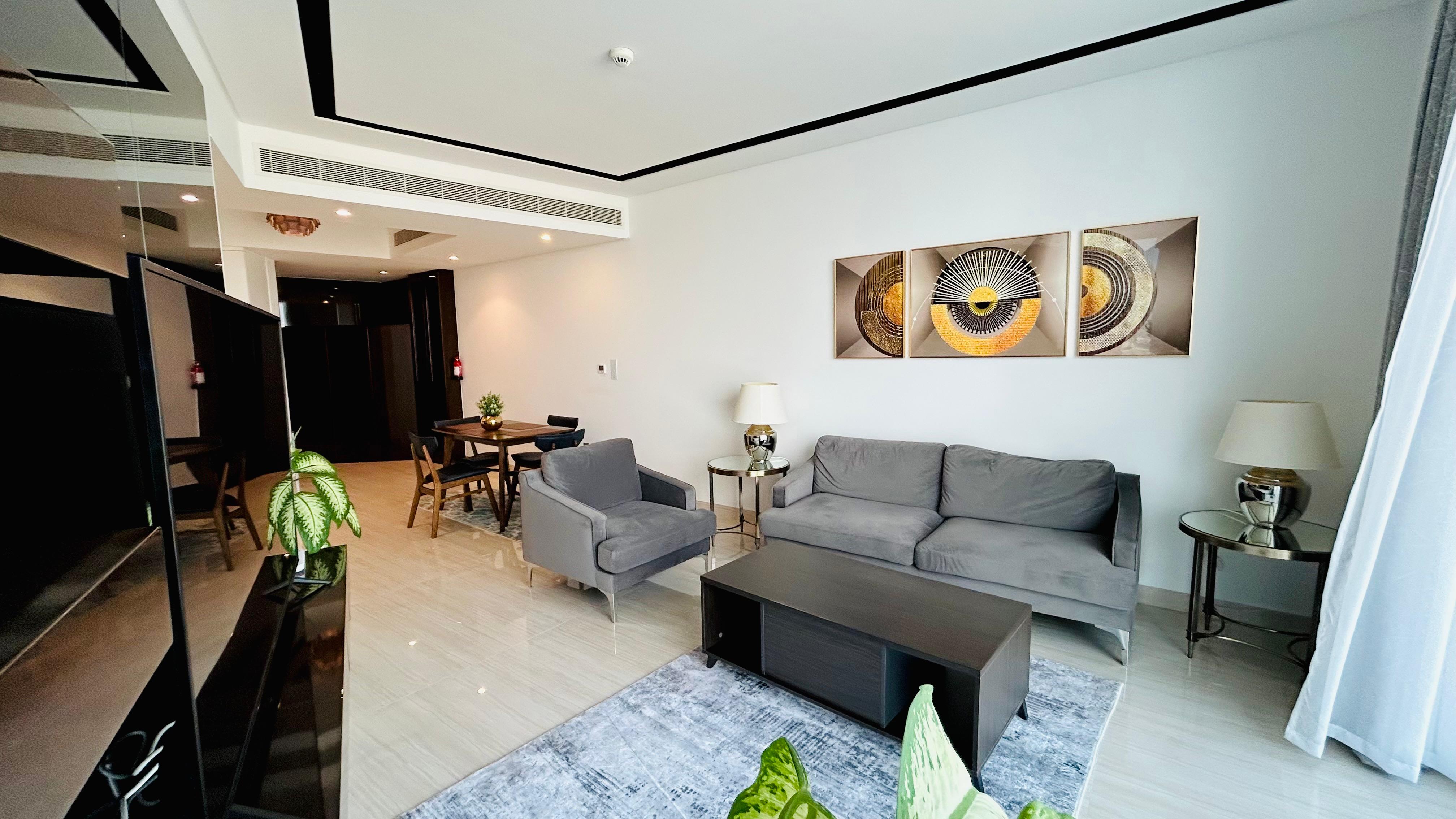 2 BR apartment with balcony and sea view