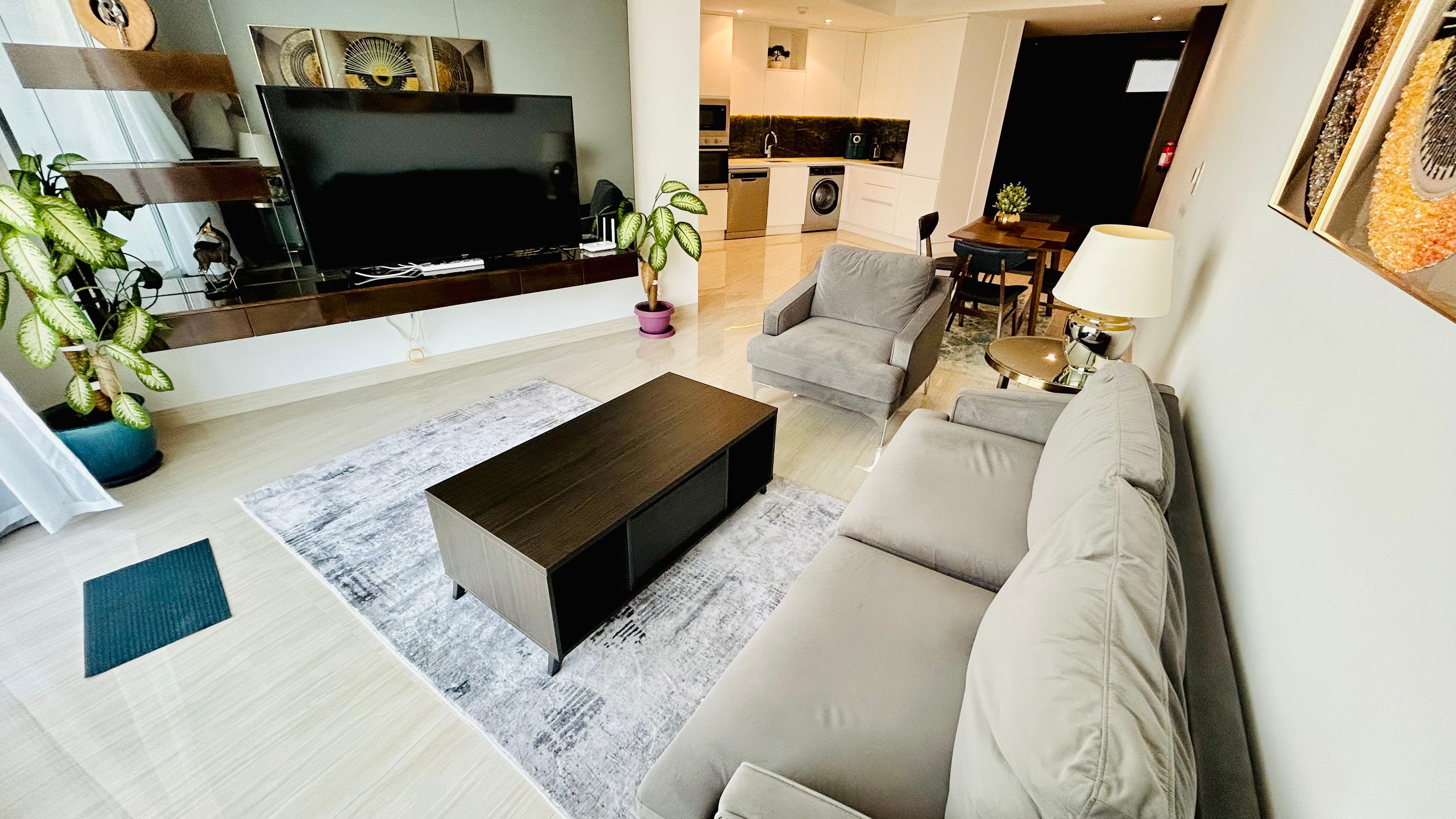 2 BR apartment with balcony and sea view