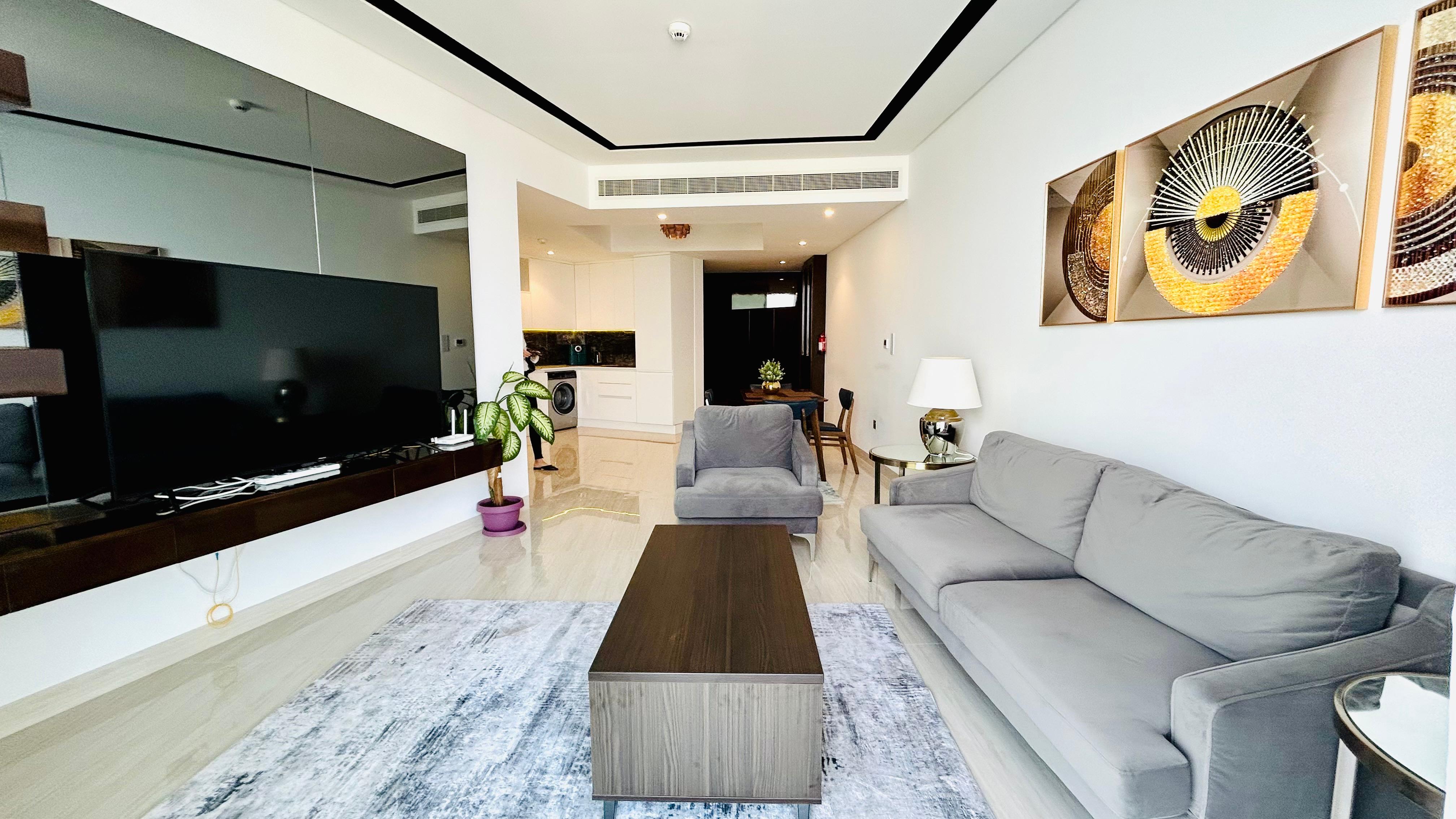 2 BR apartment with balcony and sea view