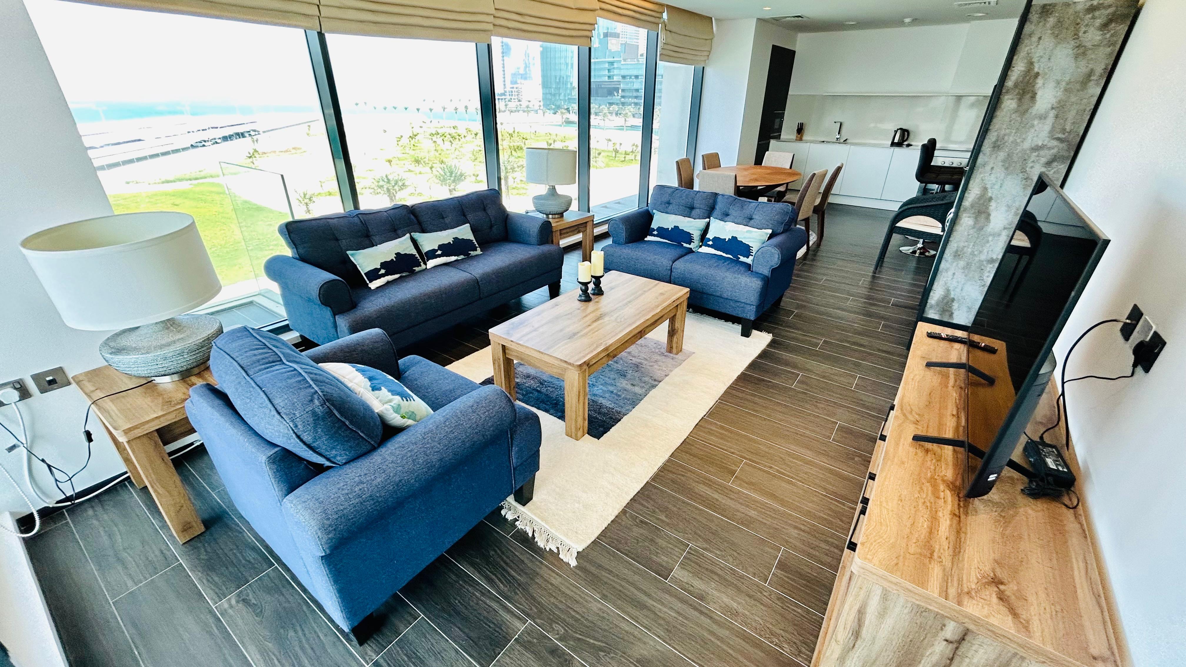 Large Two bedrooms apartment in Harbour Row
