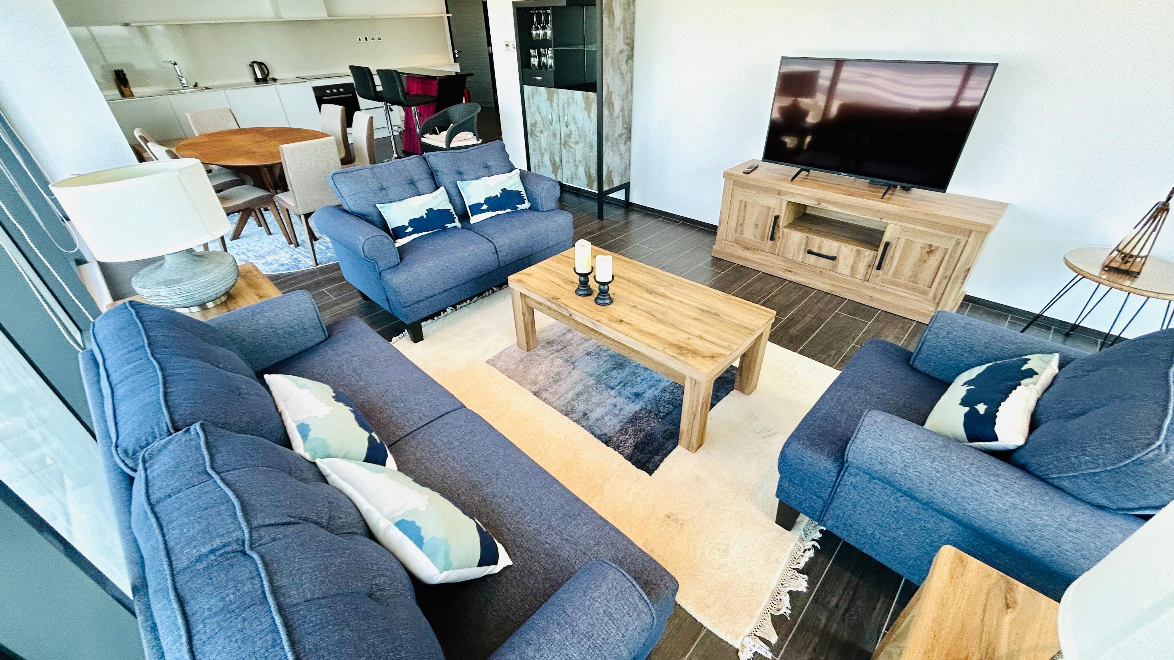 Large Two bedrooms apartment in Harbour Row