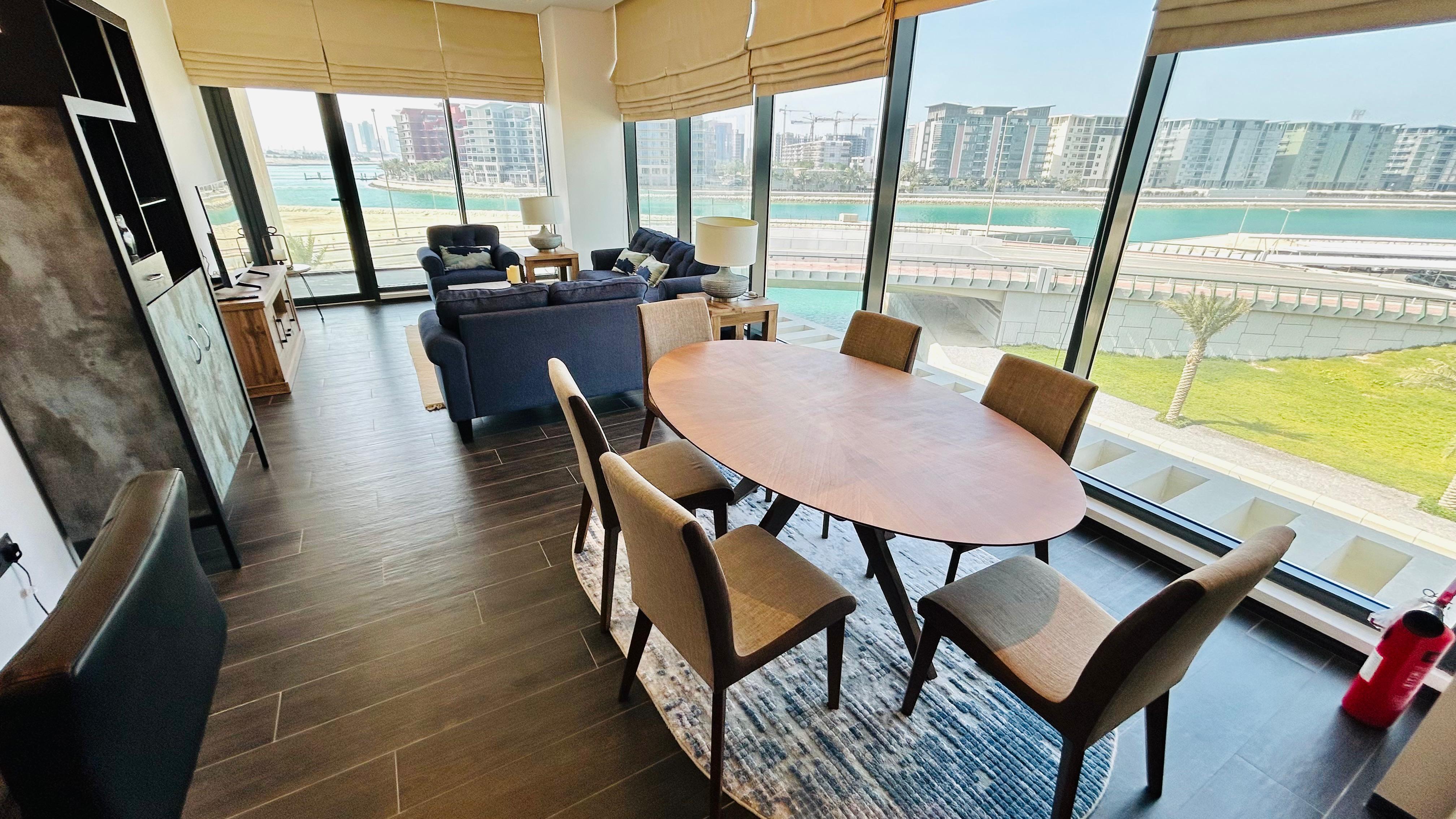 Large Two bedrooms apartment in Harbour Row