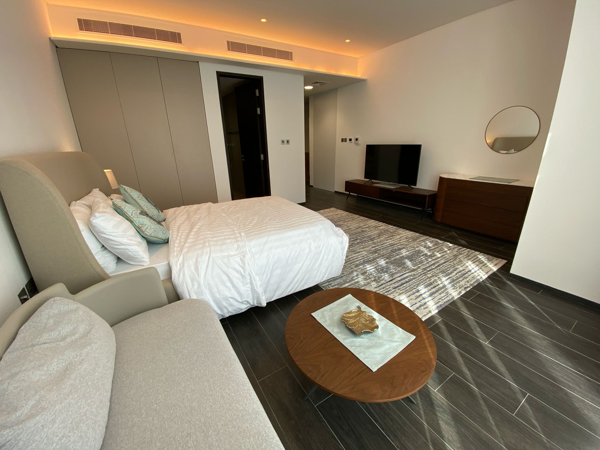 Modern | Bright | Prime Location.