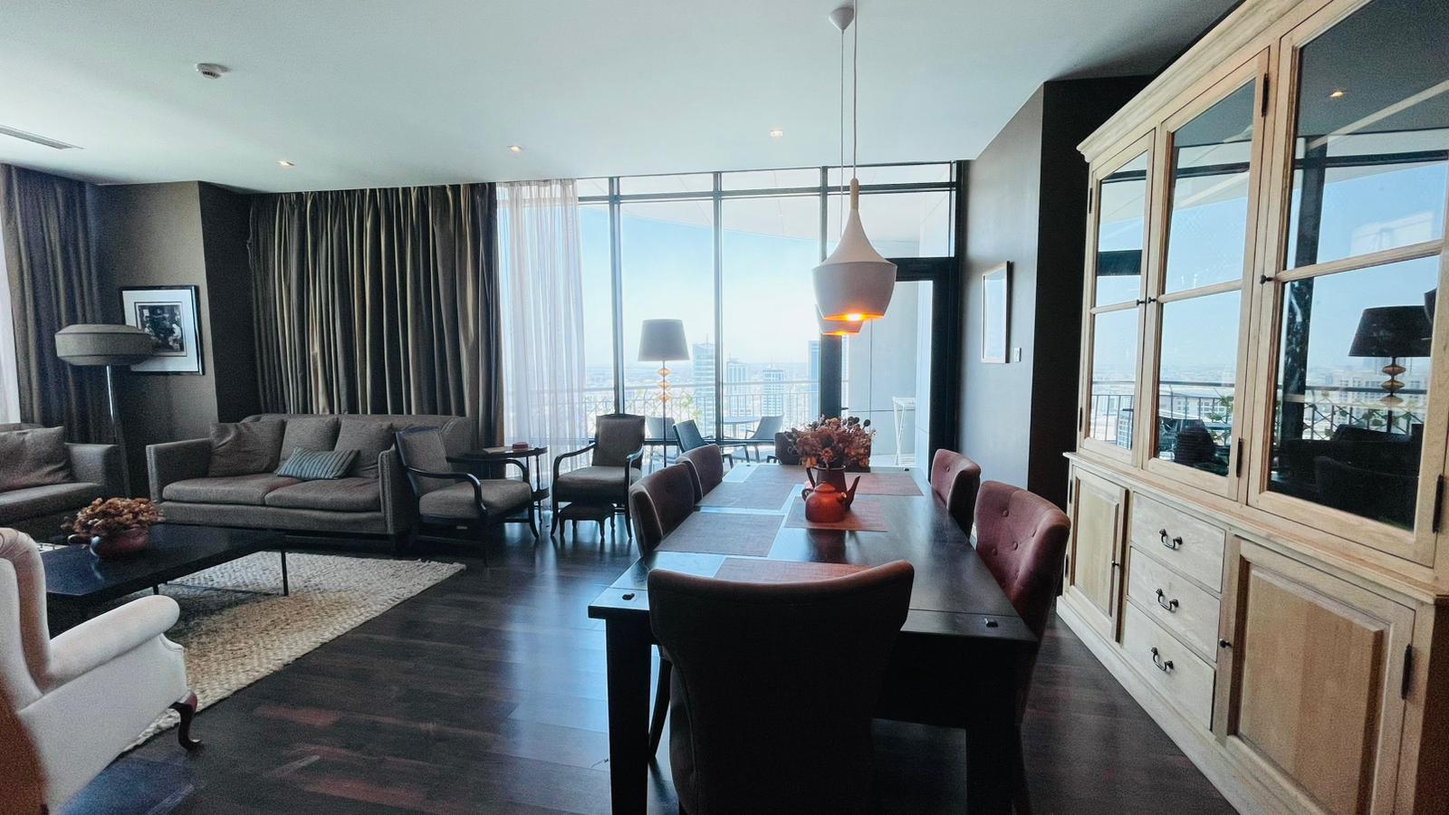 Panoramic 3-Bedroom Apartment | High-Floor Luxury 