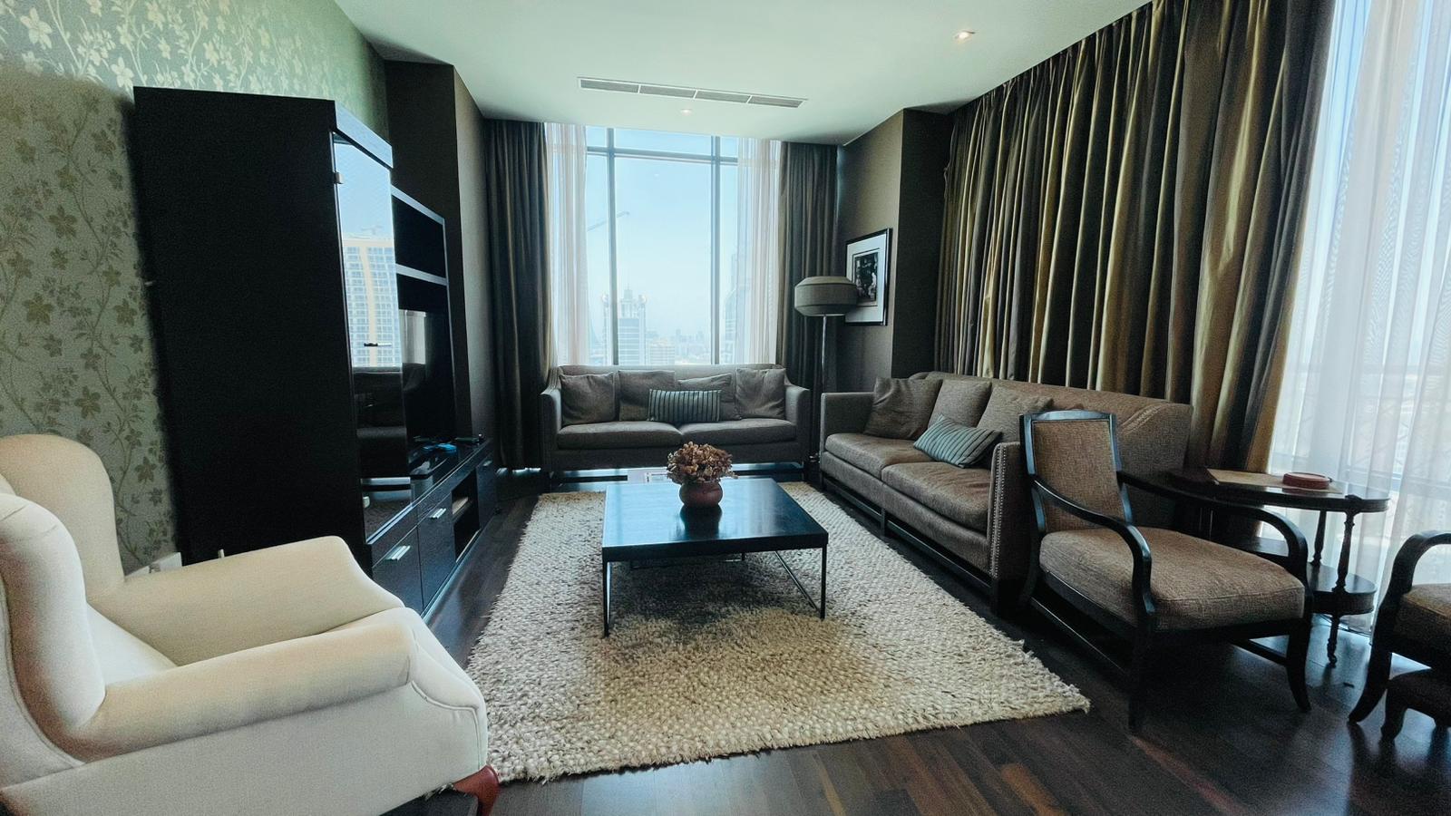 Panoramic 3-Bedroom Apartment | High-Floor Luxury 