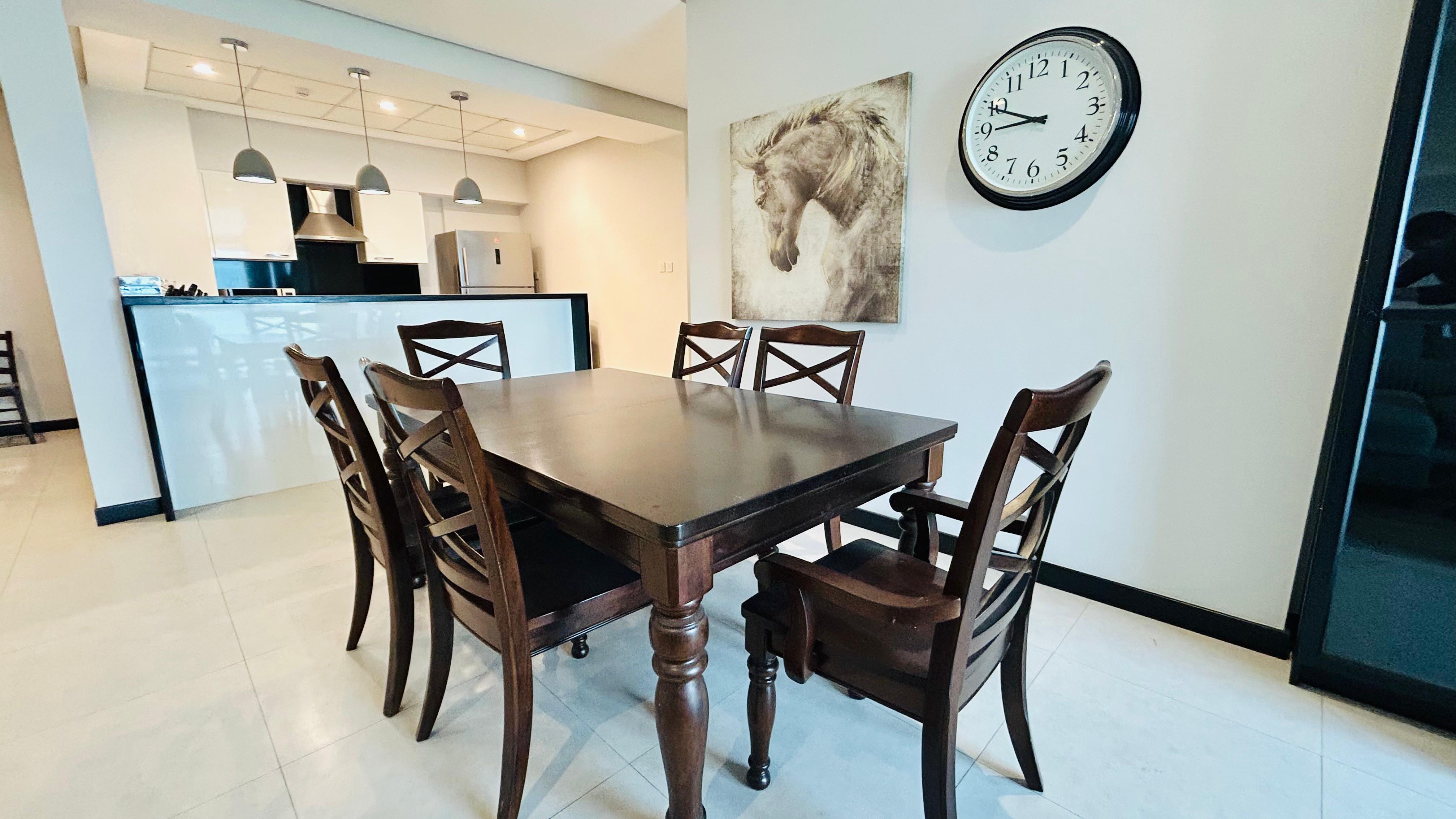 Sea view Three bedroom apartment in Reef-Island.
