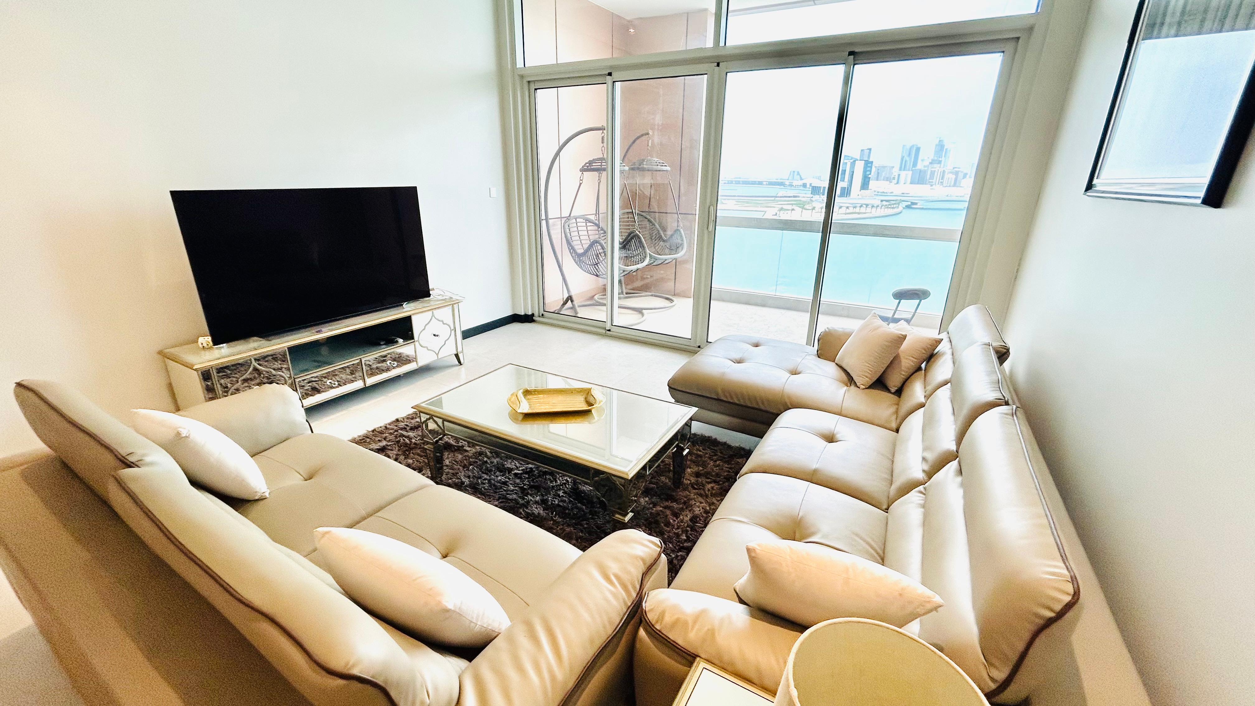 Sea view Three bedroom with maids' room in Reef -Island