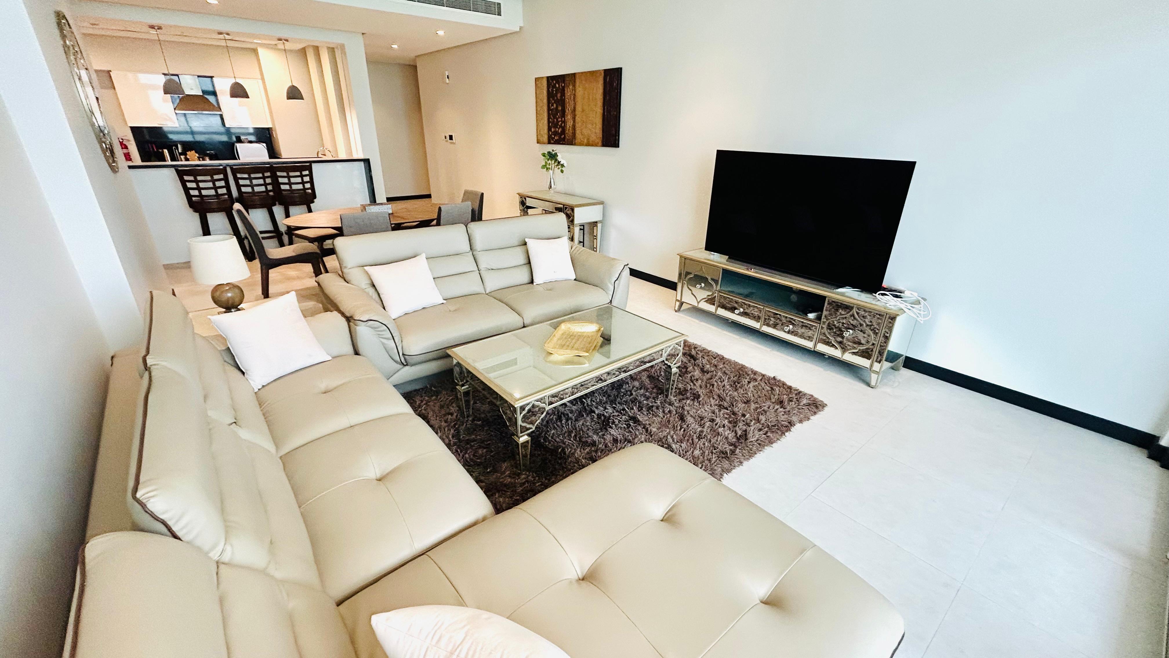 Sea view Three bedroom with maids' room in Reef -Island