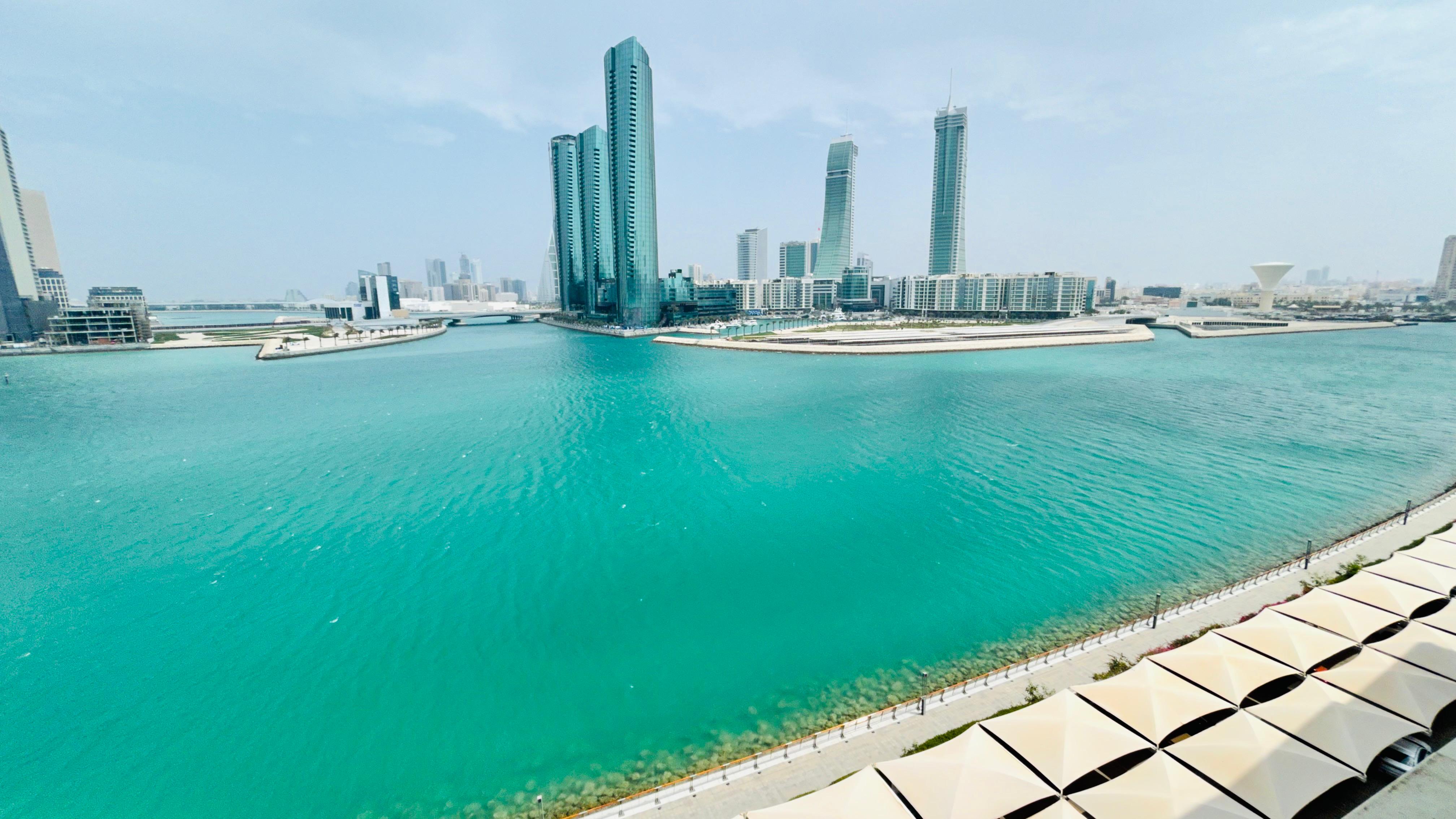 Sea view Three bedroom with maids' room in Reef -Island
