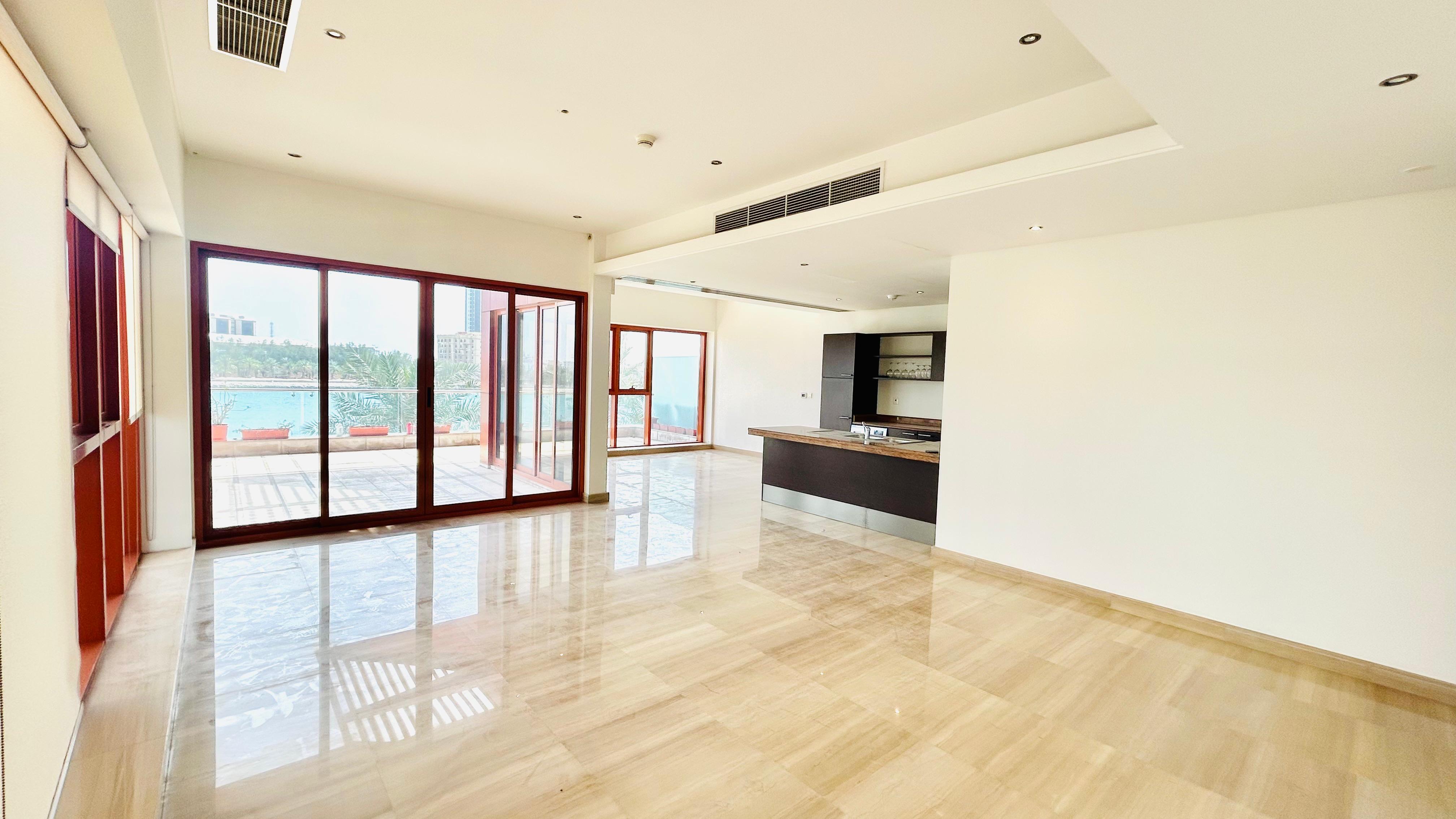 Spacious Three-bedroom apartment with large terraces in Reef Island.