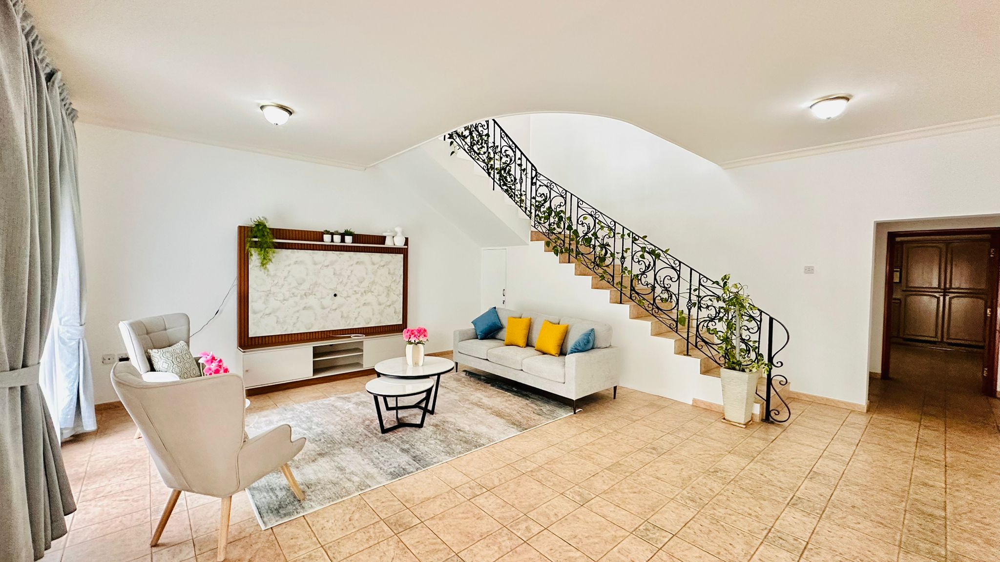 Spacious Villa with Private Garden