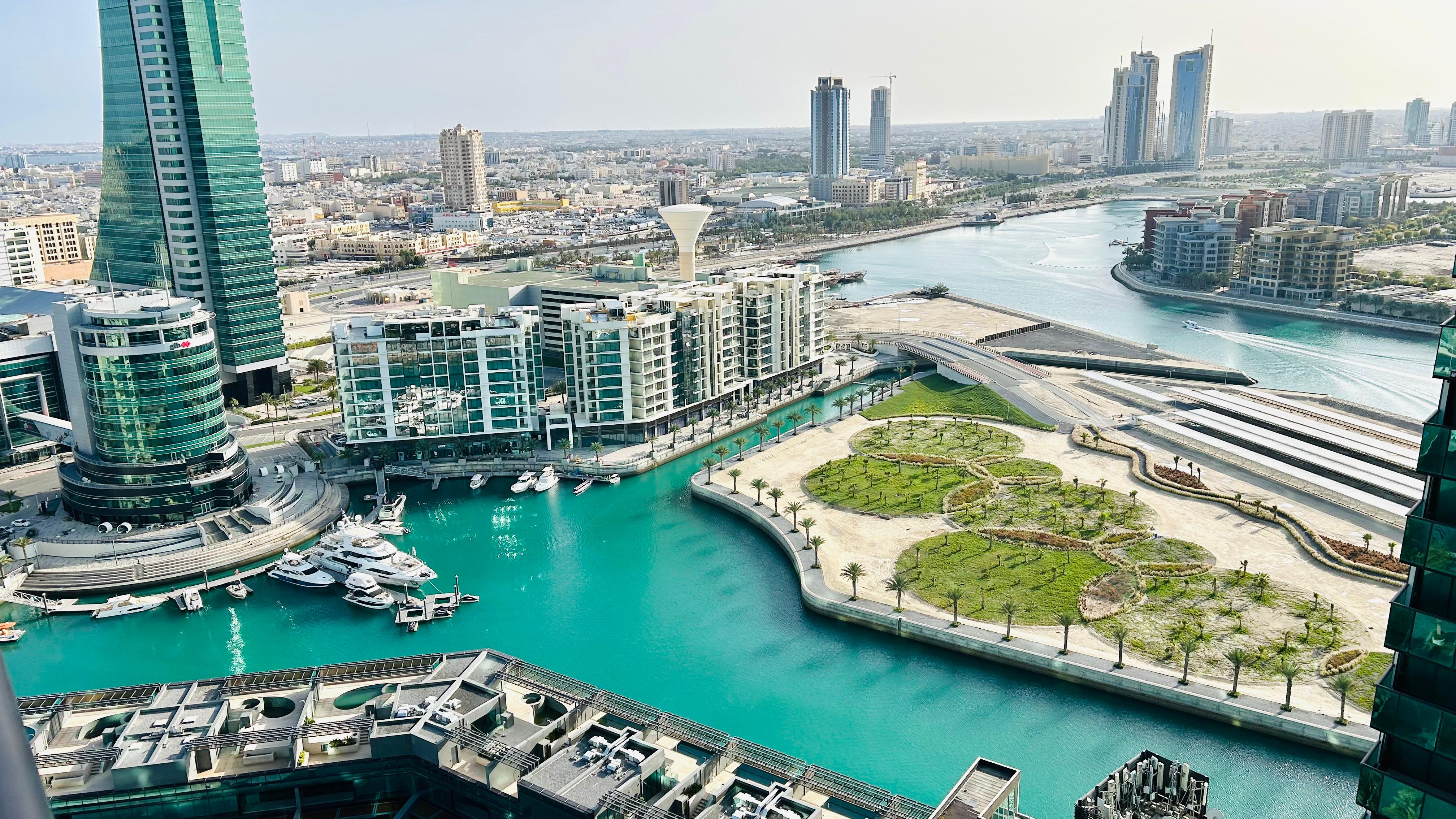 Fully Sea view large Three bedrooms apartment in Harbour