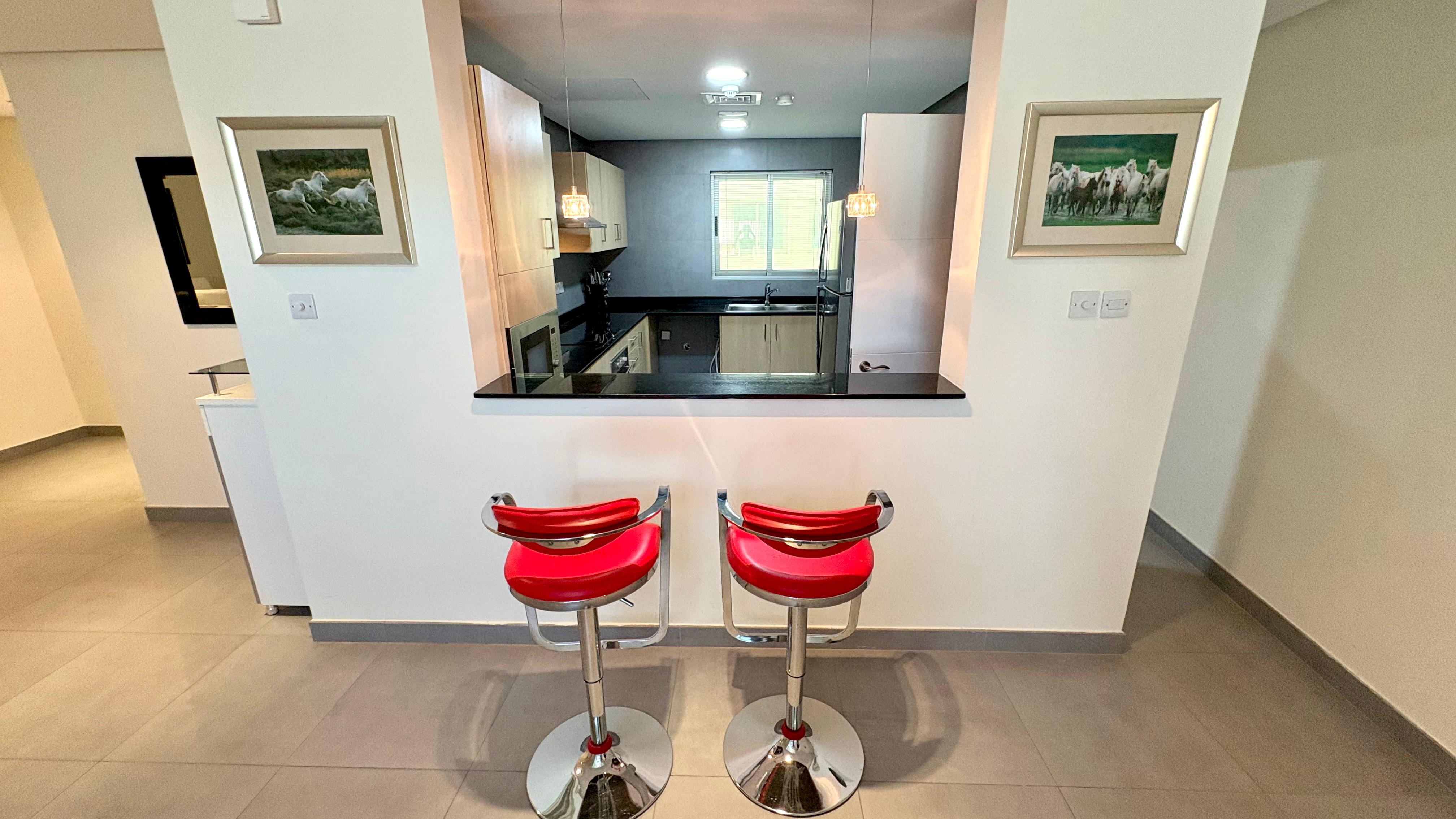 Modern 1BR Duplex | Pool, Gym