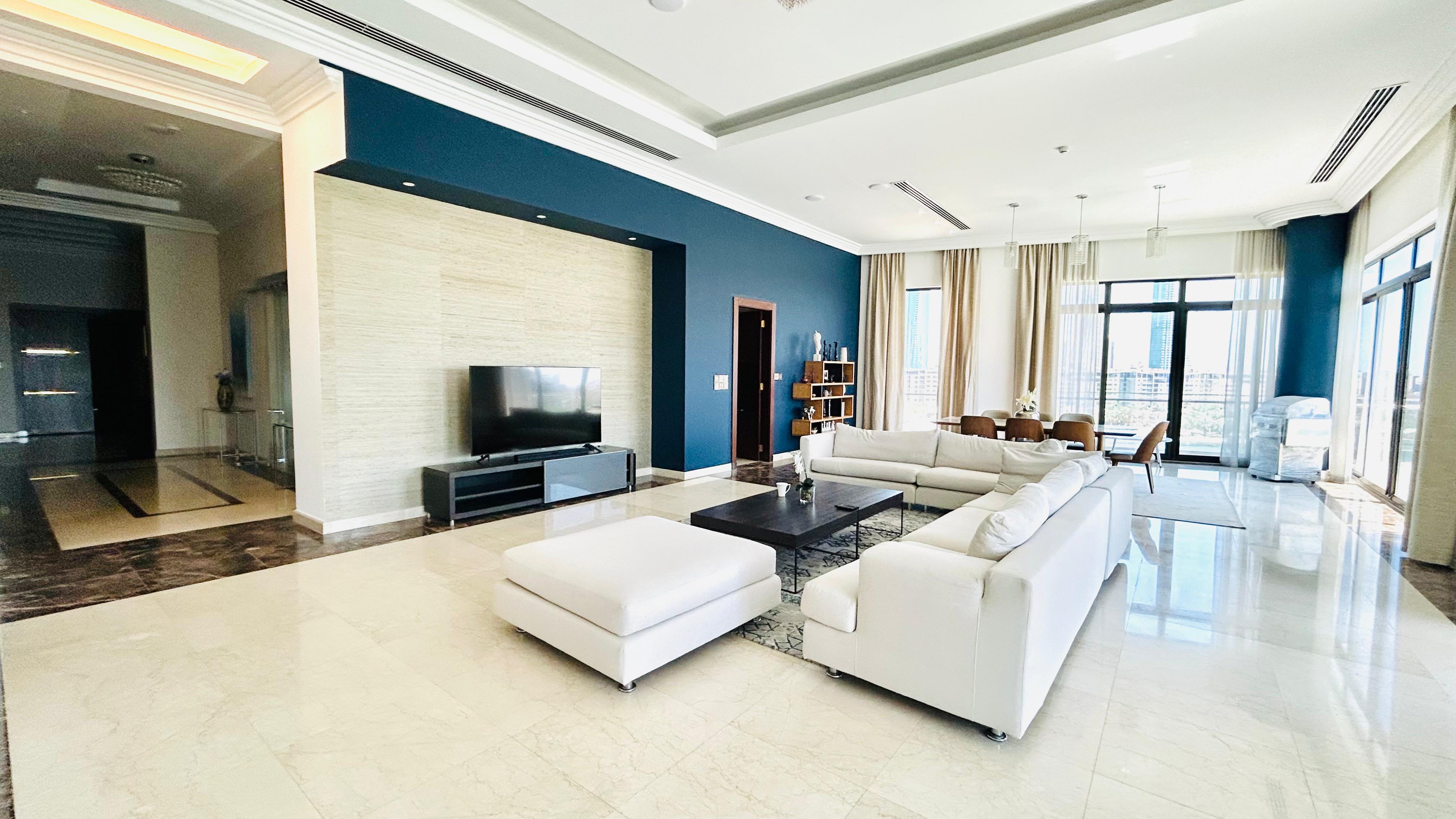 Luxury Sky villa Penthouse for lease on reef island.