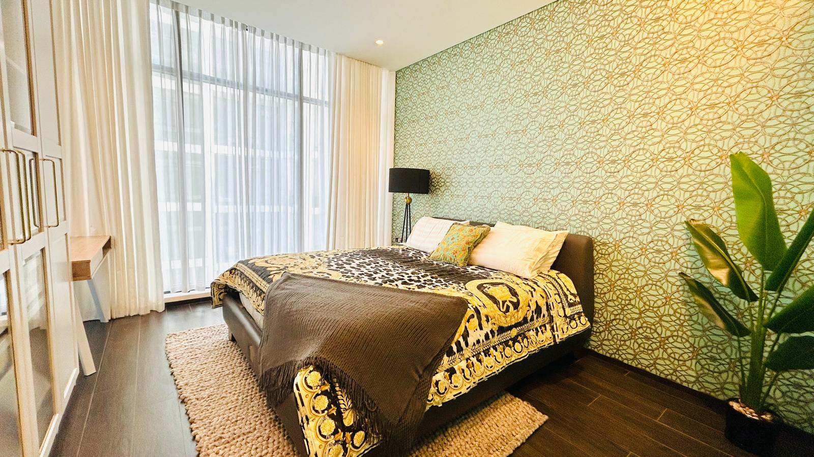 Corner Layout | Naturally Bright  | Marina View.