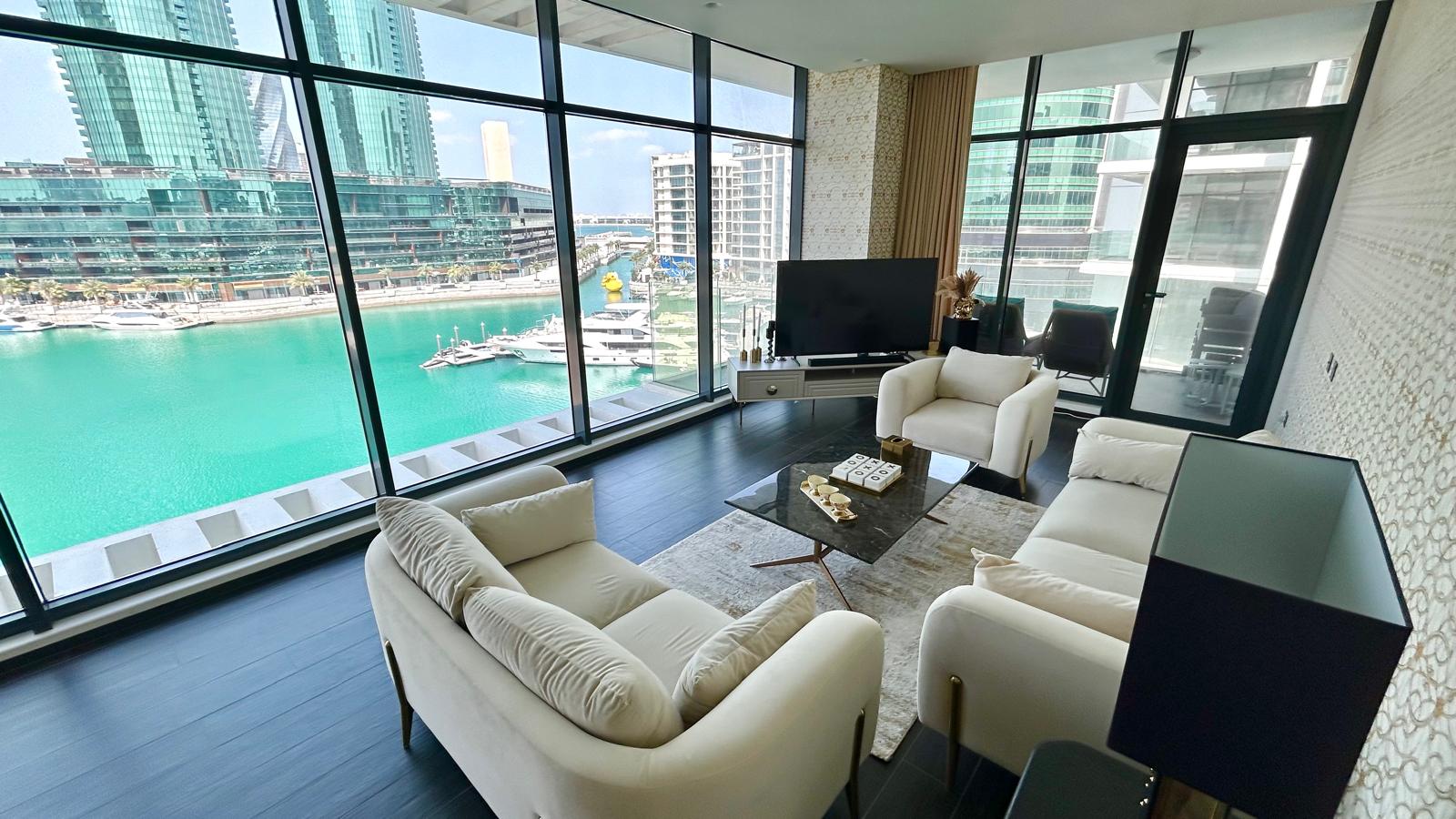 Corner Layout | Naturally Bright  | Marina View.