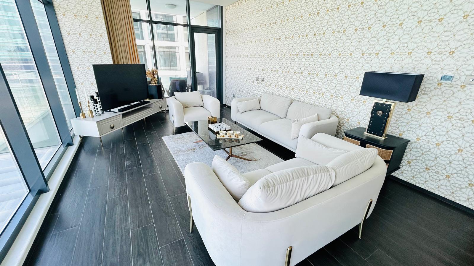 Corner Layout | Naturally Bright  | Marina View.