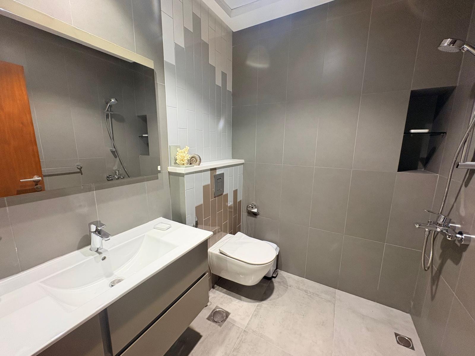 Modern 1BR | Internet Included | Furnished