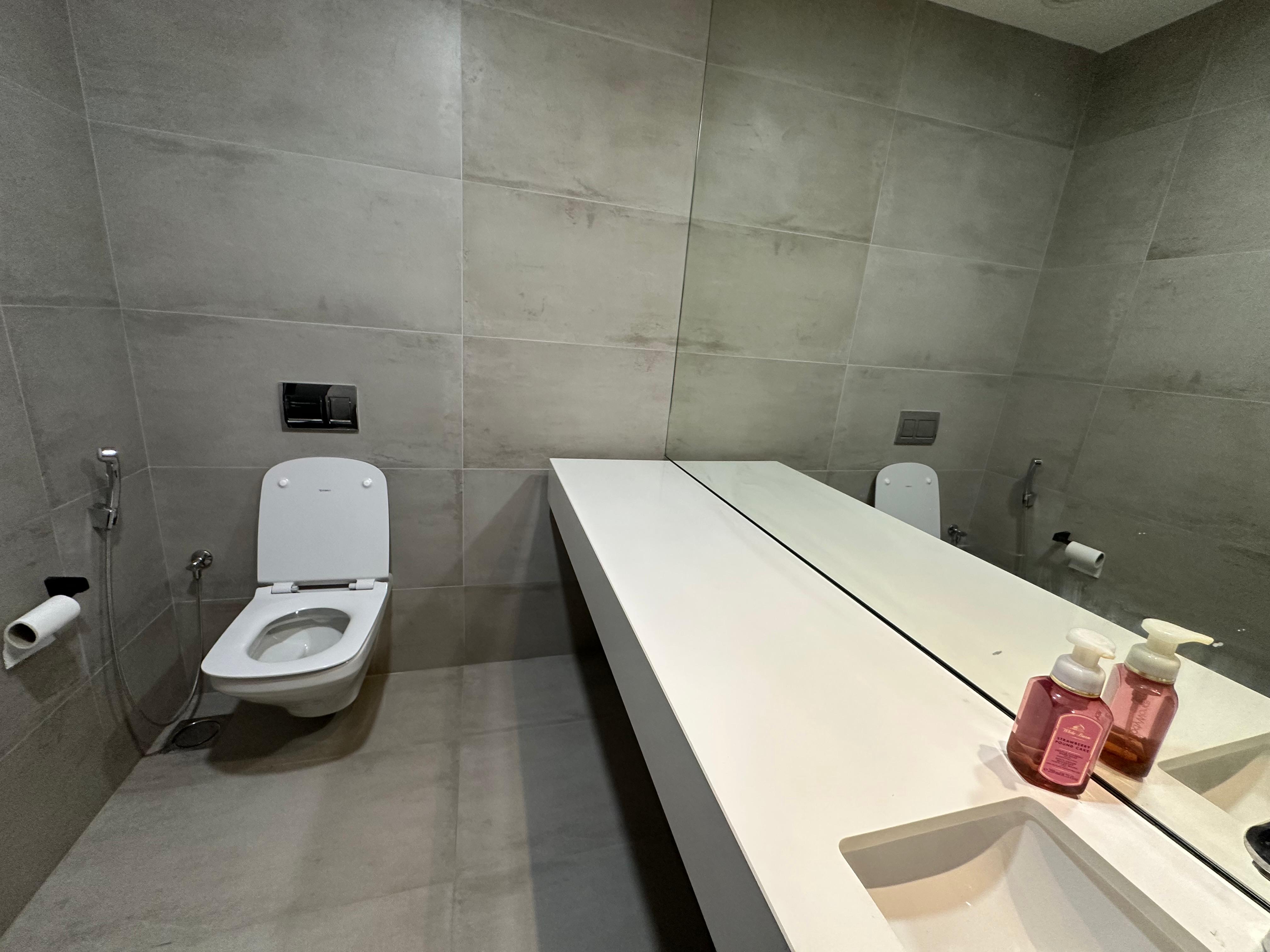 Sea View | Spacious Layout | Low Floor.