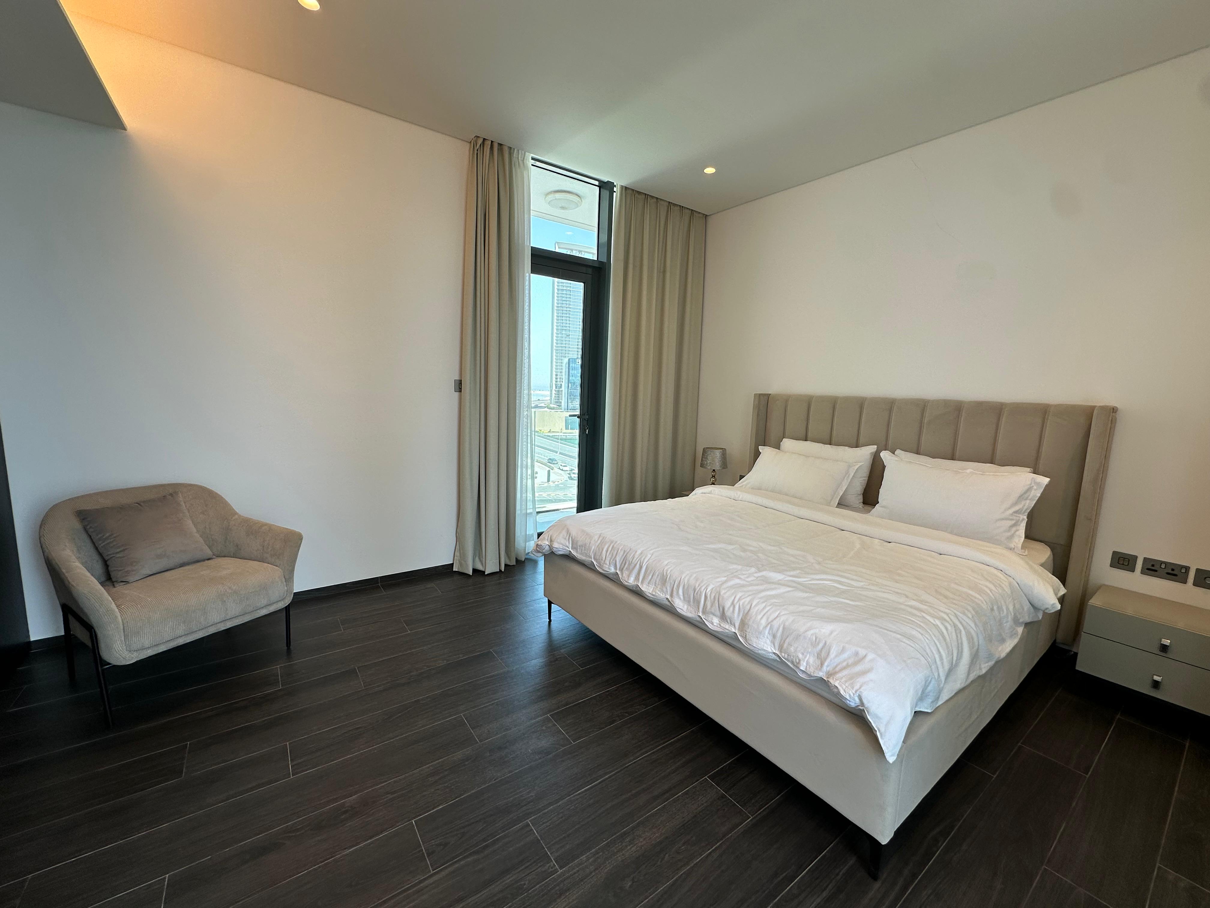 Four Season View | 2- Balconies | Spacious.