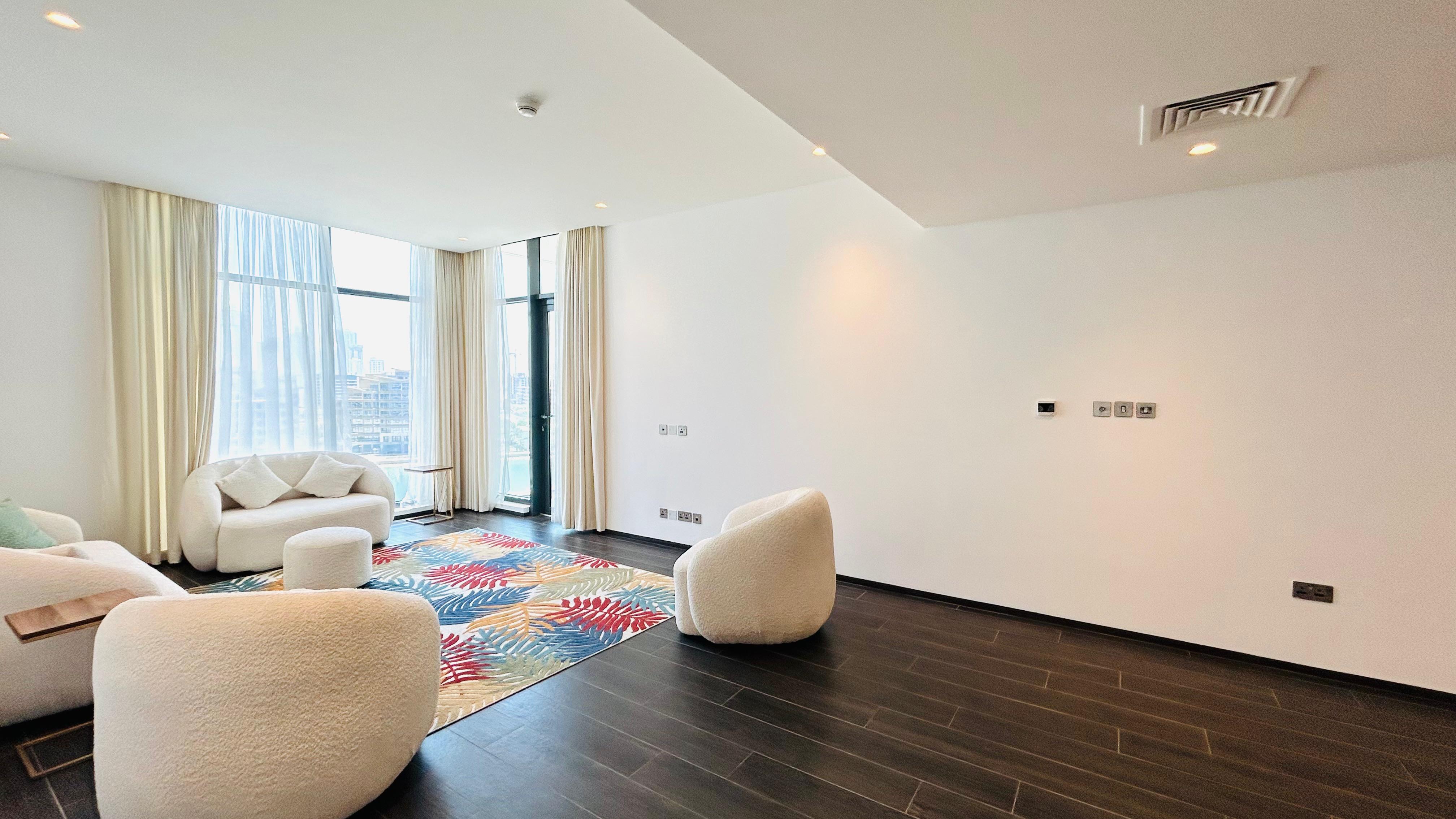 Large and luxury Two master bedroom in Harbor row 