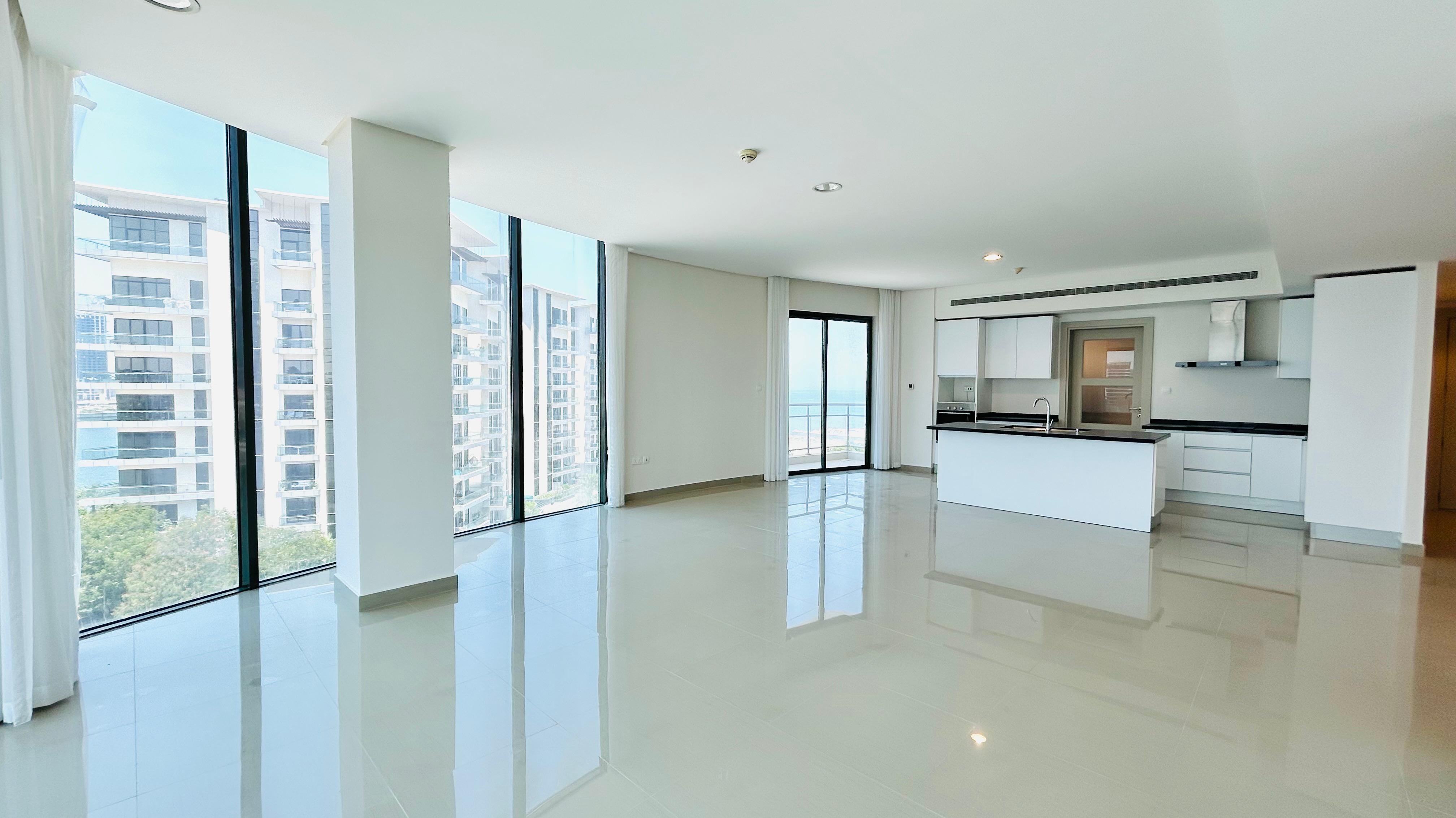 Penthouse Three bedroom in Reef Island.