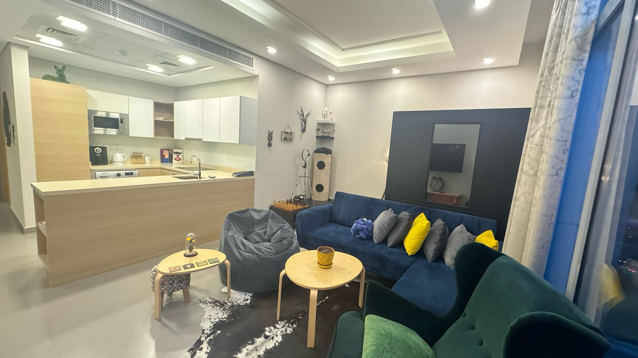 FULL CITY VIEW | BALCONY | MODERN | AMENITIES