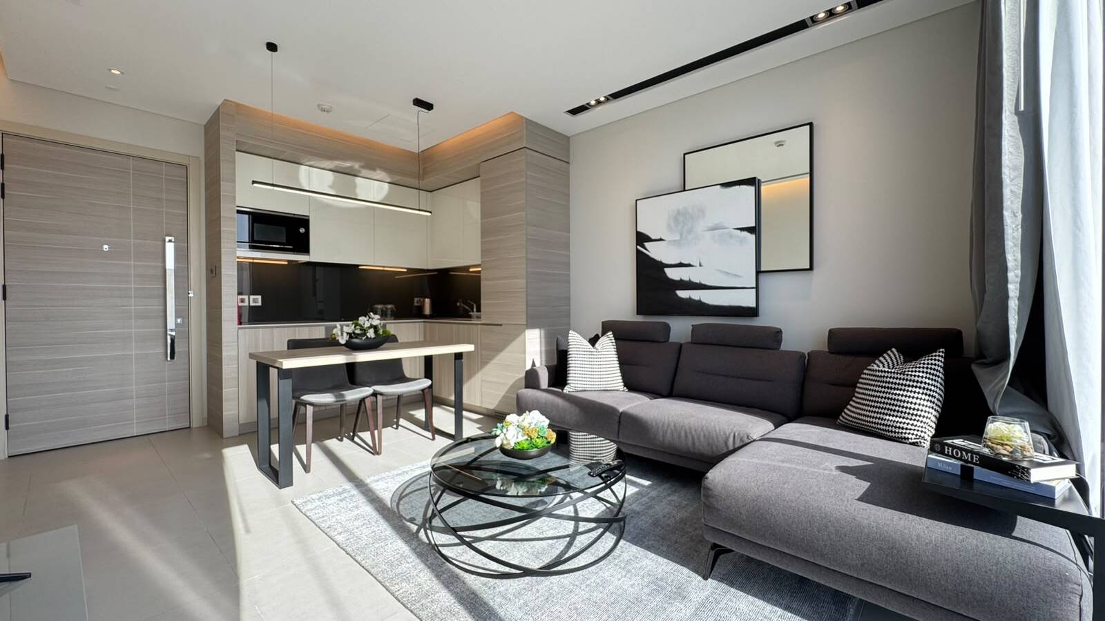 1 MONTH FREE | LUXURY | SPACIOUS ROOM | SEA VIEW 
