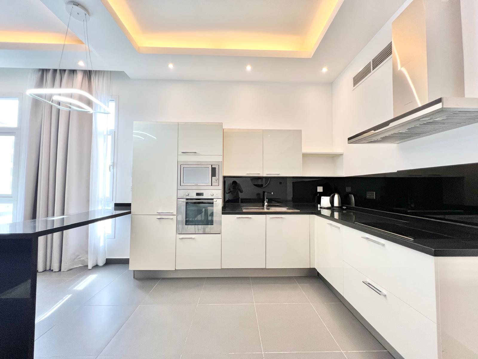 LUXURY | SPACIOUS 2BED | PRIME JANABIYA